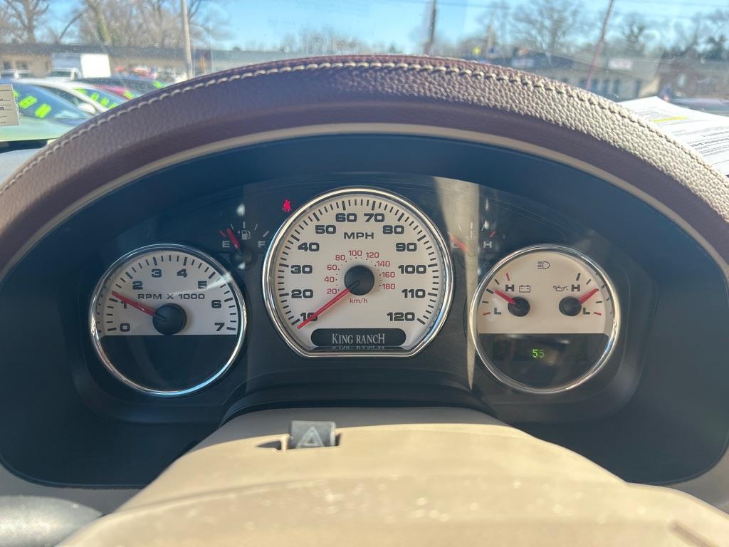 2006 MAROON FORD F150 SUPERCREW King Ranch (1FTPW14V26K) with an 5.4L engine, Automatic transmission, located at 2514 Williamson Rd NE, Roanoke, VA, 24012, (540) 265-7770, 37.294636, -79.936249 - NO CREDIT CHECK FINANCING WITH ONLY $3700 DOWN PAYMENT!!!! Check out our website www.needausedvehicle.com for our No Credit Check/ In House Financing options!! No Credit Check Available!!! In House Financing Available!!! All Clean Title Vehicles (no Salvaged or flooded vehicles ever on our lot)! - Photo#10