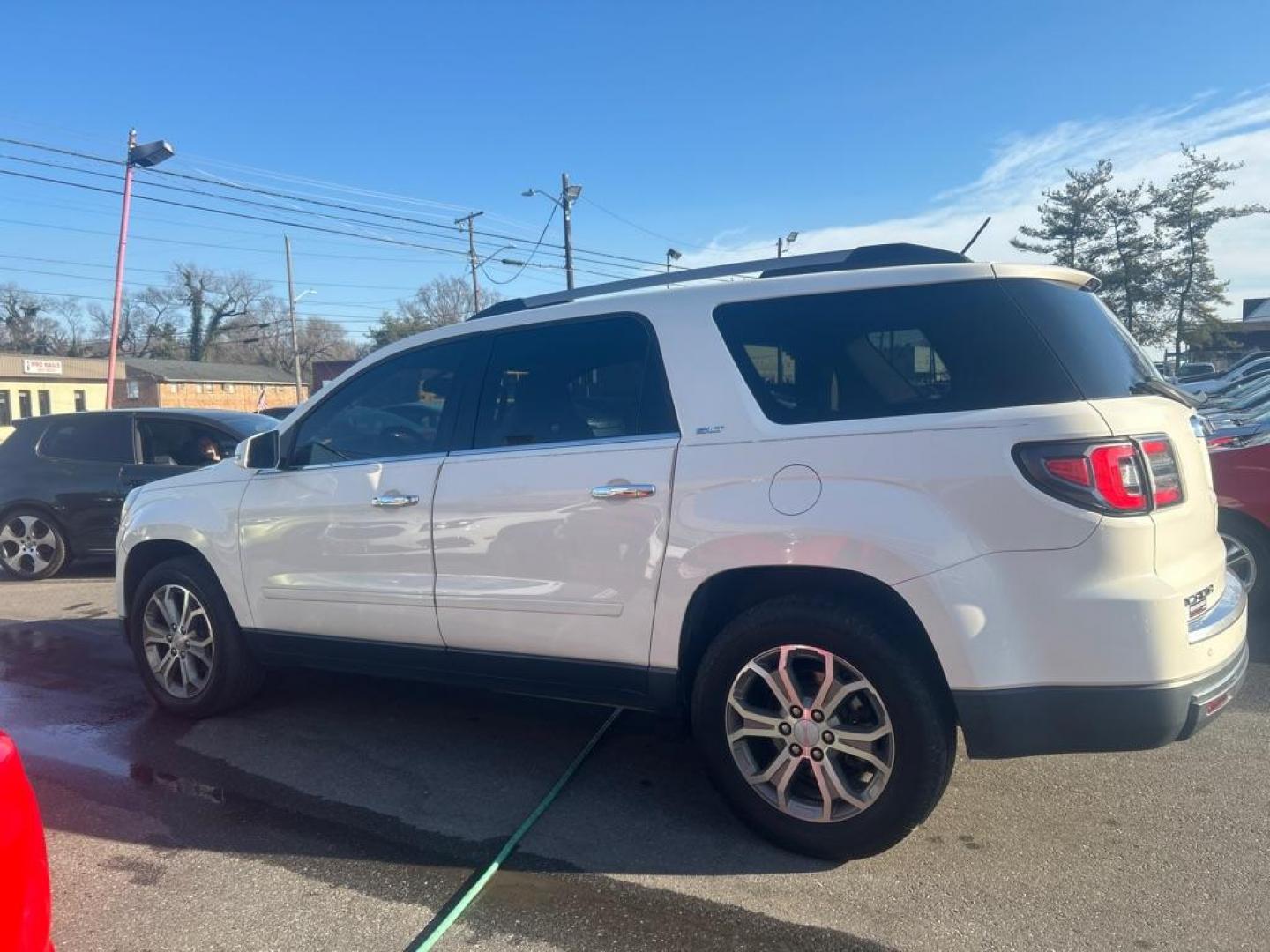 2014 WHITE GMC ACADIA SLT-1 (1GKKRRKD8EJ) with an 3.6L engine, Automatic transmission, located at 2514 Williamson Rd NE, Roanoke, VA, 24012, (540) 265-7770, 37.294636, -79.936249 - NO CREDIT CHECK FINANCING WITH ONLY $2000 DOWN PAYMENT!!!! Check out our website www.needausedvehicle.com for our No Credit Check/ In House Financing options!! No Credit Check Available!!! In House Financing Available!!! All Clean Title Vehicles (no Salvaged or flooded vehicles ever on our lot)! - Photo#2