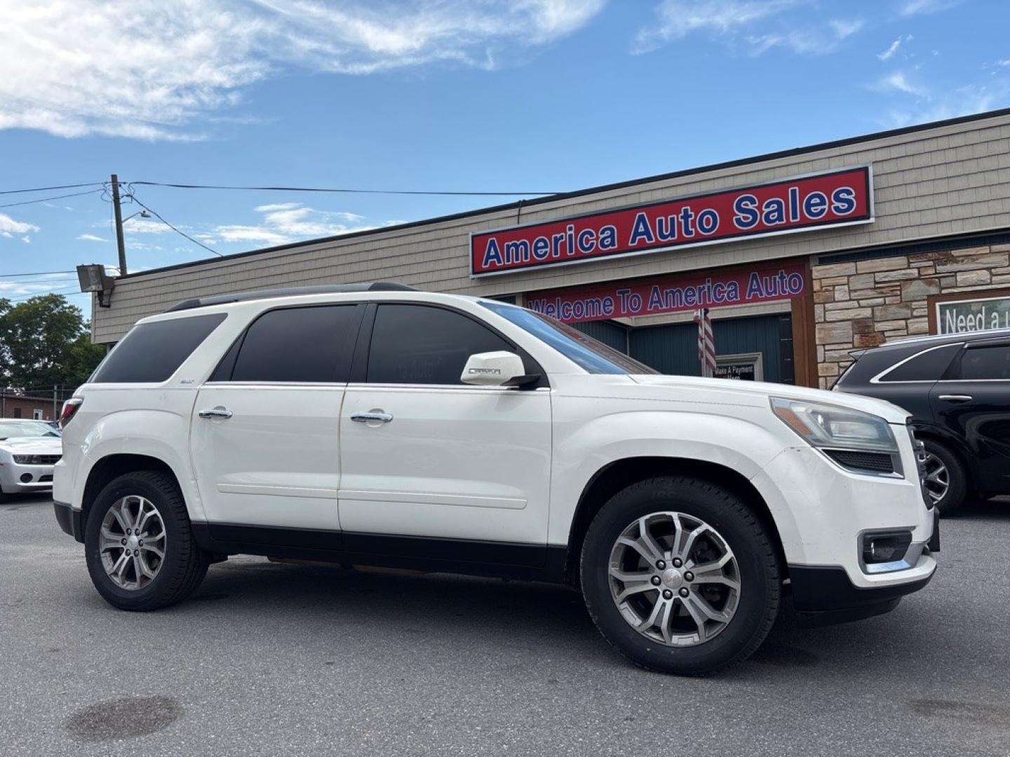 2014 WHITE GMC ACADIA SLT-1 (1GKKRRKD8EJ) with an 3.6L engine, Automatic transmission, located at 2514 Williamson Rd NE, Roanoke, VA, 24012, (540) 265-7770, 37.294636, -79.936249- Photo#0