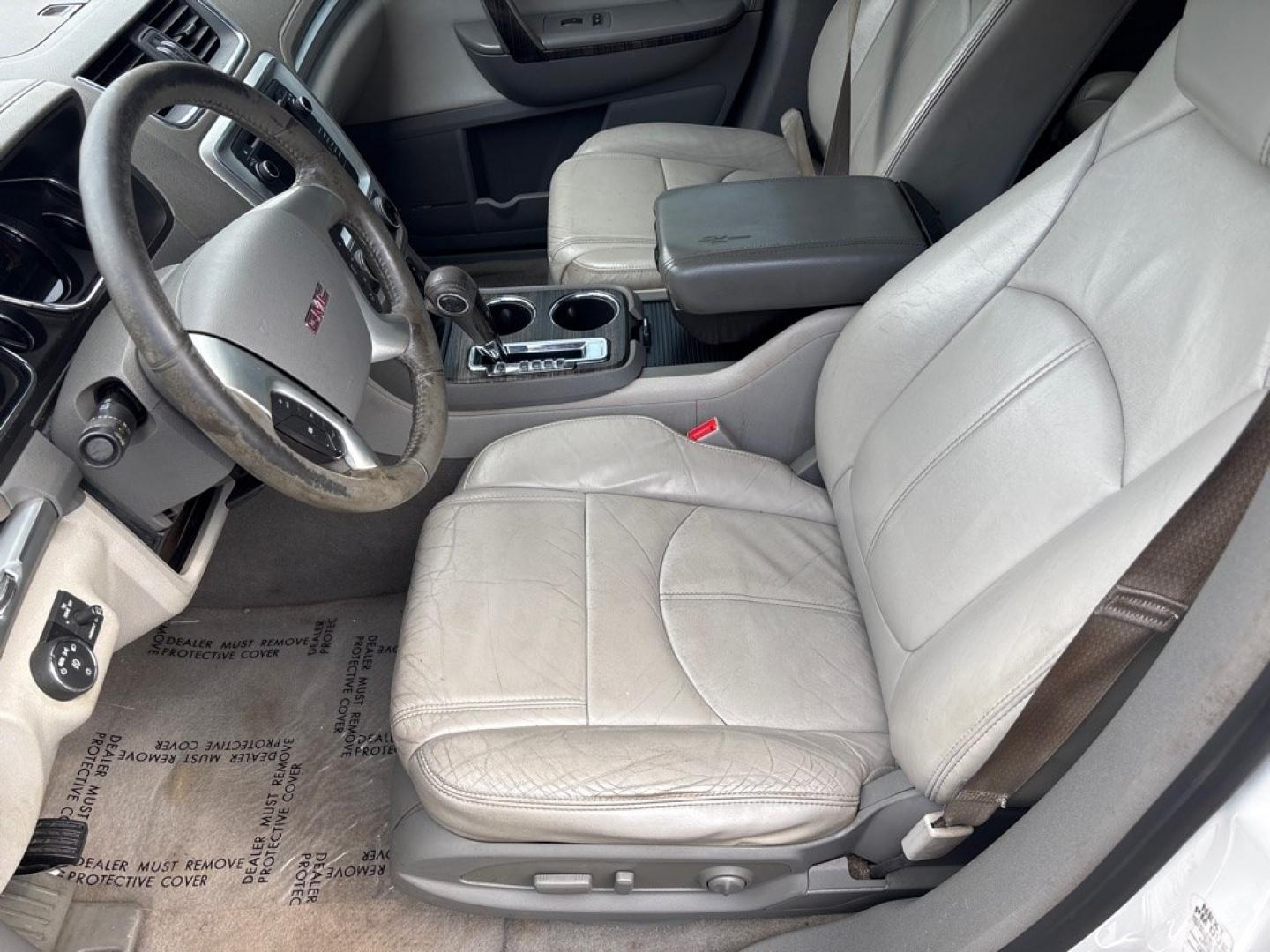 2014 WHITE GMC ACADIA SLT-1 (1GKKRRKD8EJ) with an 3.6L engine, Automatic transmission, located at 2514 Williamson Rd NE, Roanoke, VA, 24012, (540) 265-7770, 37.294636, -79.936249- Photo#6