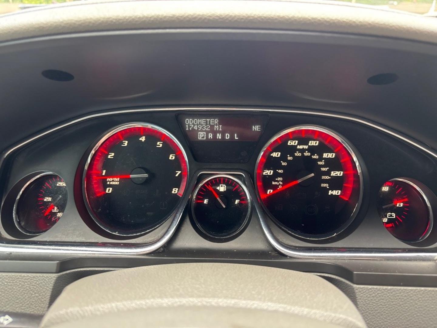 2014 WHITE GMC ACADIA SLT-1 (1GKKRRKD8EJ) with an 3.6L engine, Automatic transmission, located at 2514 Williamson Rd NE, Roanoke, VA, 24012, (540) 265-7770, 37.294636, -79.936249- Photo#8