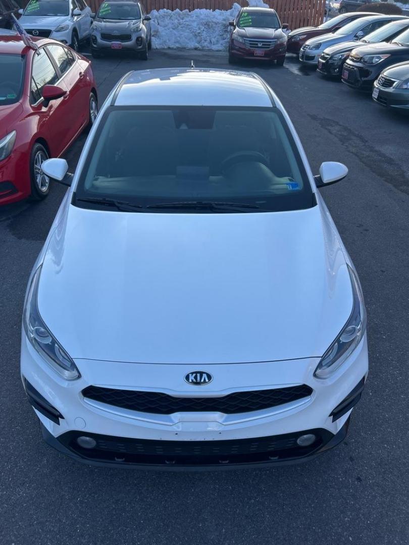2021 WHITE KIA FORTE LXS (3KPF24AD9ME) with an 2.0L engine, Continuously Variable transmission, located at 2514 Williamson Rd NE, Roanoke, VA, 24012, (540) 265-7770, 37.294636, -79.936249 - NO CREDIT CHECK FINANCING WITH ONLY $3800 DOWN PAYMENT!!!! Check out our website www.needausedvehicle.com for our No Credit Check/ In House Financing options!! No Credit Check Available!!! In House Financing Available!!! All Clean Title Vehicles (no Salvaged or flooded vehicles ever on our lot)! - Photo#1