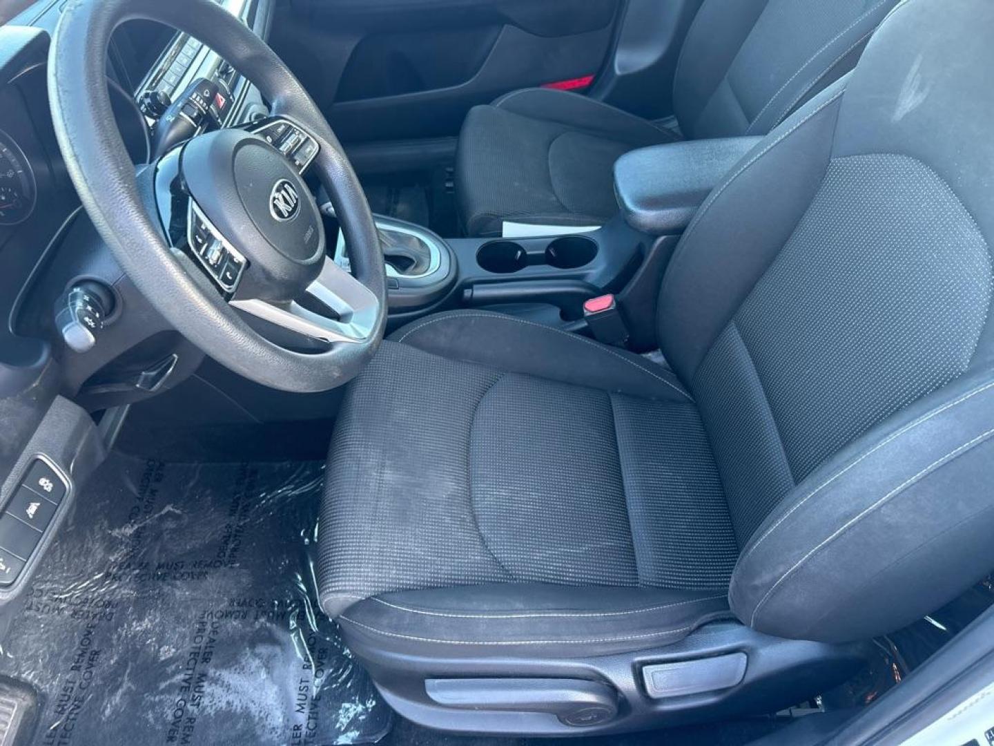 2021 WHITE KIA FORTE LXS (3KPF24AD9ME) with an 2.0L engine, Continuously Variable transmission, located at 2514 Williamson Rd NE, Roanoke, VA, 24012, (540) 265-7770, 37.294636, -79.936249 - NO CREDIT CHECK FINANCING WITH ONLY $3800 DOWN PAYMENT!!!! Check out our website www.needausedvehicle.com for our No Credit Check/ In House Financing options!! No Credit Check Available!!! In House Financing Available!!! All Clean Title Vehicles (no Salvaged or flooded vehicles ever on our lot)! - Photo#6