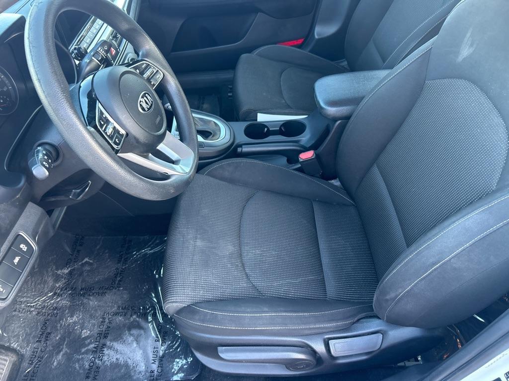 2021 WHITE KIA FORTE LXS (3KPF24AD9ME) with an 2.0L engine, Continuously Variable transmission, located at 2514 Williamson Rd NE, Roanoke, VA, 24012, (540) 265-7770, 37.294636, -79.936249 - Photo#6