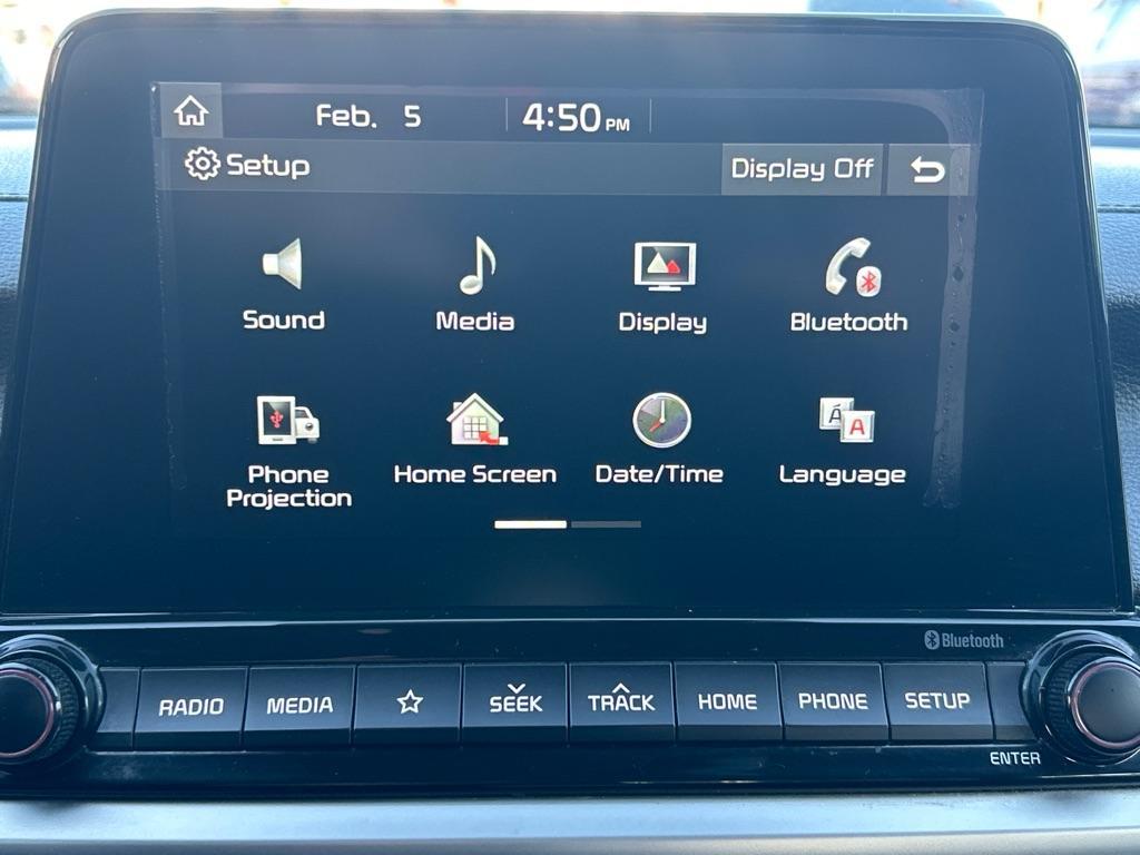 2021 WHITE KIA FORTE LXS (3KPF24AD9ME) with an 2.0L engine, Continuously Variable transmission, located at 2514 Williamson Rd NE, Roanoke, VA, 24012, (540) 265-7770, 37.294636, -79.936249 - Photo#12