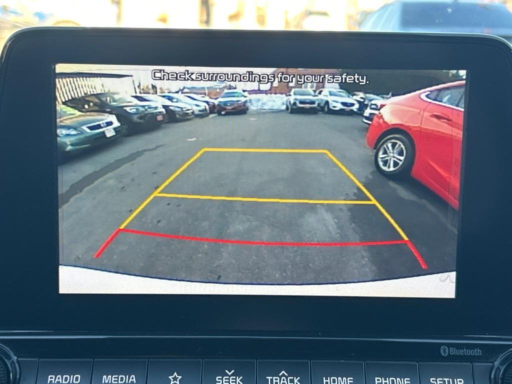 2021 WHITE KIA FORTE LXS (3KPF24AD9ME) with an 2.0L engine, Continuously Variable transmission, located at 2514 Williamson Rd NE, Roanoke, VA, 24012, (540) 265-7770, 37.294636, -79.936249 - Photo#13