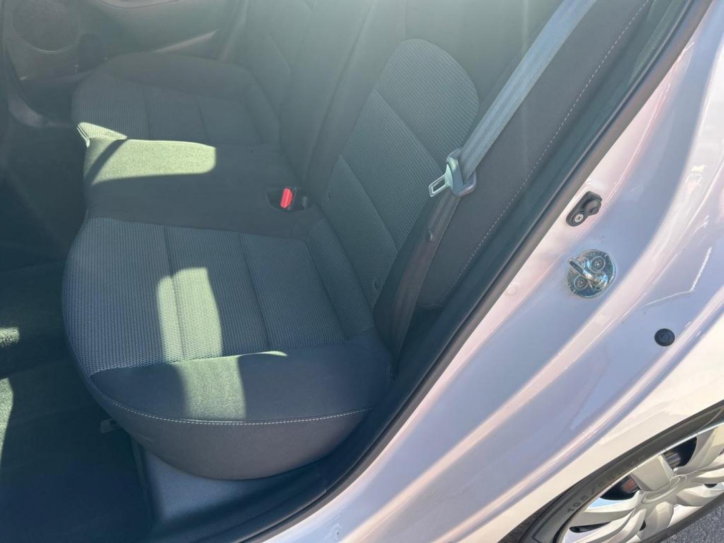 2018 WHITE KIA FORTE LX (3KPFK4A75JE) with an 2.0L engine, Automatic transmission, located at 2514 Williamson Rd NE, Roanoke, VA, 24012, (540) 265-7770, 37.294636, -79.936249 - NO CREDIT CHECK FINANCING WITH ONLY $3300 DOWN PAYMENT!!!! Check out our website www.needausedvehicle.com for our No Credit Check/ In House Financing options!! No Credit Check Available!!! In House Financing Available!!! All Clean Title Vehicles (no Salvaged or flooded vehicles ever on our lot)! - Photo#2