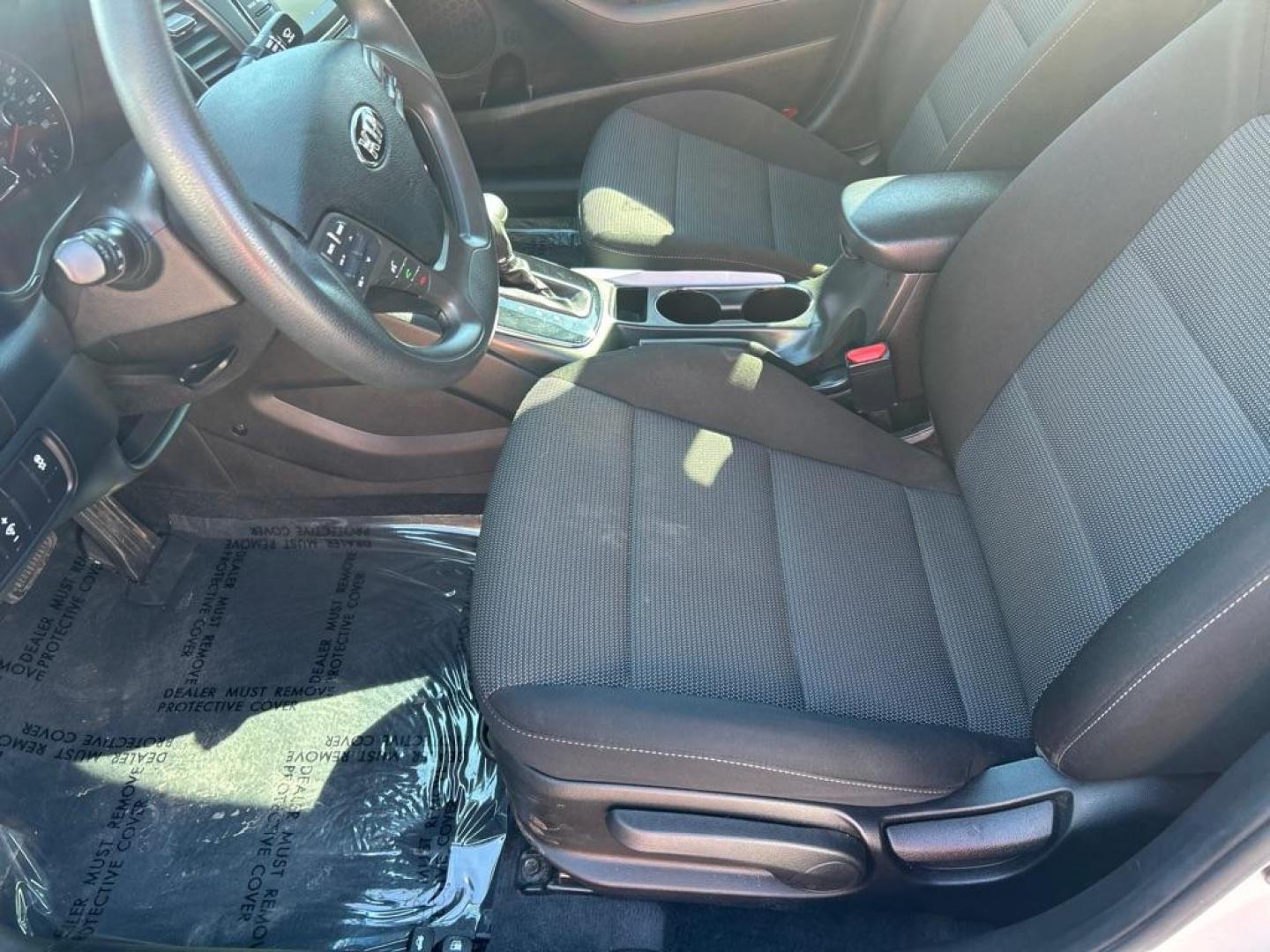 2018 WHITE KIA FORTE LX (3KPFK4A75JE) with an 2.0L engine, Automatic transmission, located at 2514 Williamson Rd NE, Roanoke, VA, 24012, (540) 265-7770, 37.294636, -79.936249 - NO CREDIT CHECK FINANCING WITH ONLY $3300 DOWN PAYMENT!!!! Check out our website www.needausedvehicle.com for our No Credit Check/ In House Financing options!! No Credit Check Available!!! In House Financing Available!!! All Clean Title Vehicles (no Salvaged or flooded vehicles ever on our lot)! - Photo#4