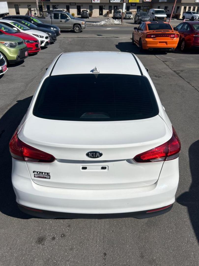 2018 WHITE KIA FORTE LX (3KPFK4A75JE) with an 2.0L engine, Automatic transmission, located at 2514 Williamson Rd NE, Roanoke, VA, 24012, (540) 265-7770, 37.294636, -79.936249 - NO CREDIT CHECK FINANCING WITH ONLY $3300 DOWN PAYMENT!!!! Check out our website www.needausedvehicle.com for our No Credit Check/ In House Financing options!! No Credit Check Available!!! In House Financing Available!!! All Clean Title Vehicles (no Salvaged or flooded vehicles ever on our lot)! - Photo#9