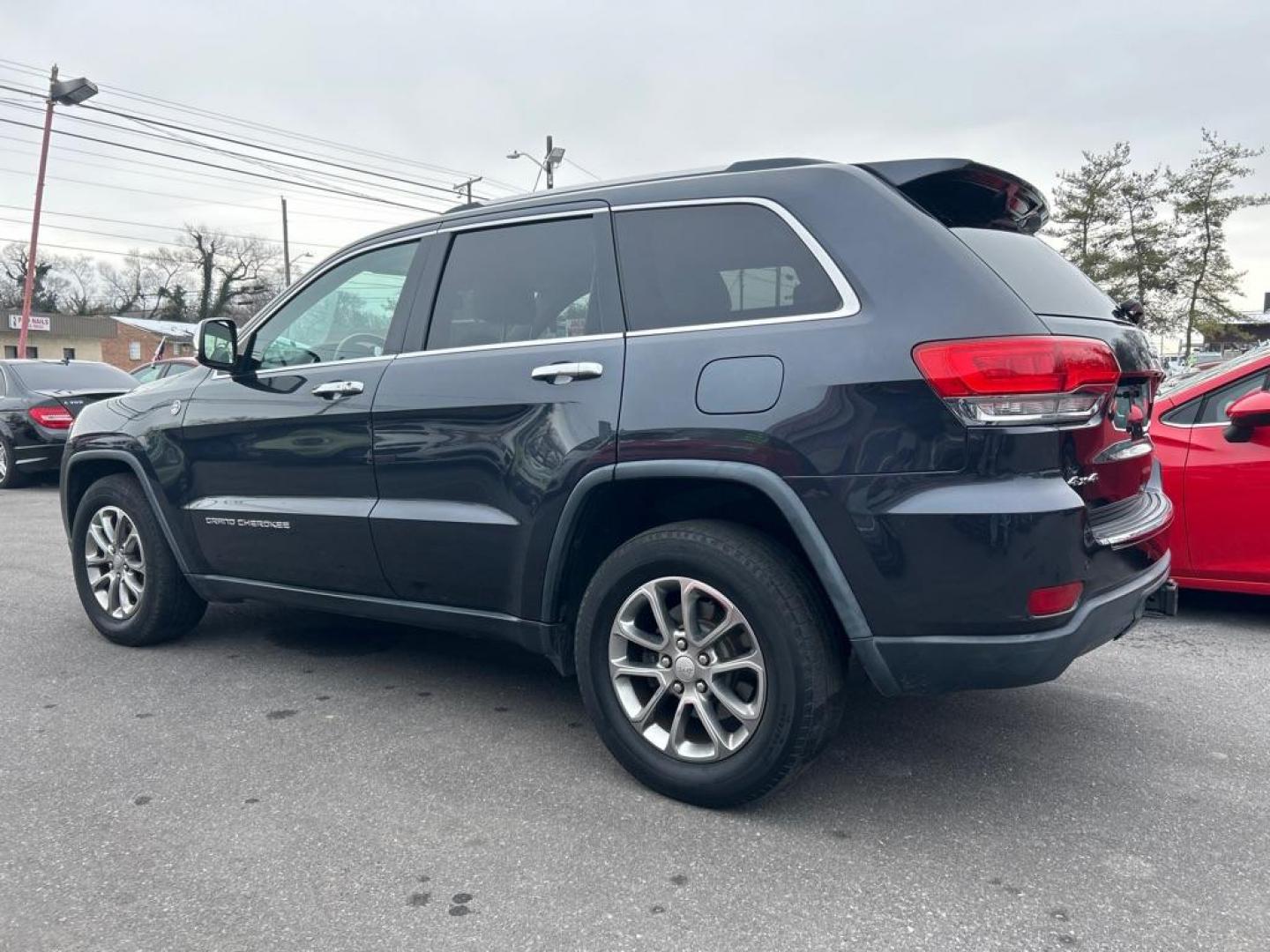 2015 BLUE JEEP GRAND CHEROKEE LIMITED (1C4RJFBG4FC) with an 3.6L engine, Automatic transmission, located at 2514 Williamson Rd NE, Roanoke, VA, 24012, (540) 265-7770, 37.294636, -79.936249 - NO CREDIT CHECK FINANCING WITH ONLY $3000 DOWN PAYMENT!!!! Check out our website www.needausedvehicle.com for our No Credit Check/ In House Financing options!! No Credit Check Available!!! In House Financing Available!!! All Clean Title Vehicles (no Salvaged or flooded vehicles ever on our lot)! - Photo#2