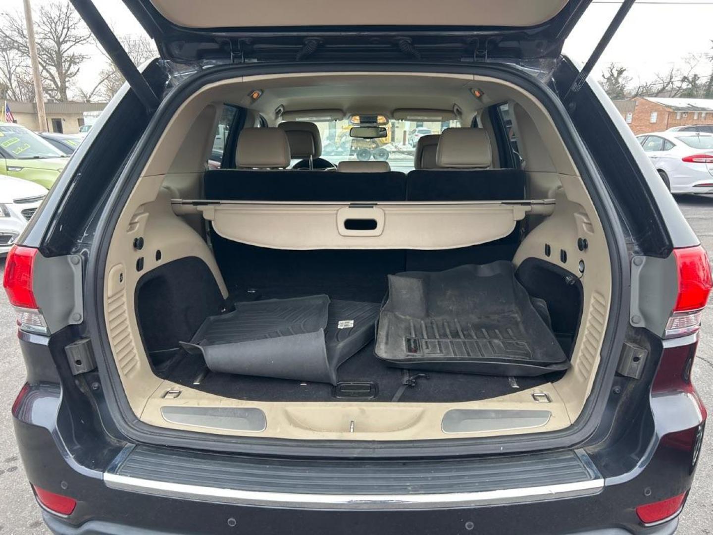 2015 BLUE JEEP GRAND CHEROKEE LIMITED (1C4RJFBG4FC) with an 3.6L engine, Automatic transmission, located at 2514 Williamson Rd NE, Roanoke, VA, 24012, (540) 265-7770, 37.294636, -79.936249 - NO CREDIT CHECK FINANCING WITH ONLY $3000 DOWN PAYMENT!!!! Check out our website www.needausedvehicle.com for our No Credit Check/ In House Financing options!! No Credit Check Available!!! In House Financing Available!!! All Clean Title Vehicles (no Salvaged or flooded vehicles ever on our lot)! - Photo#4