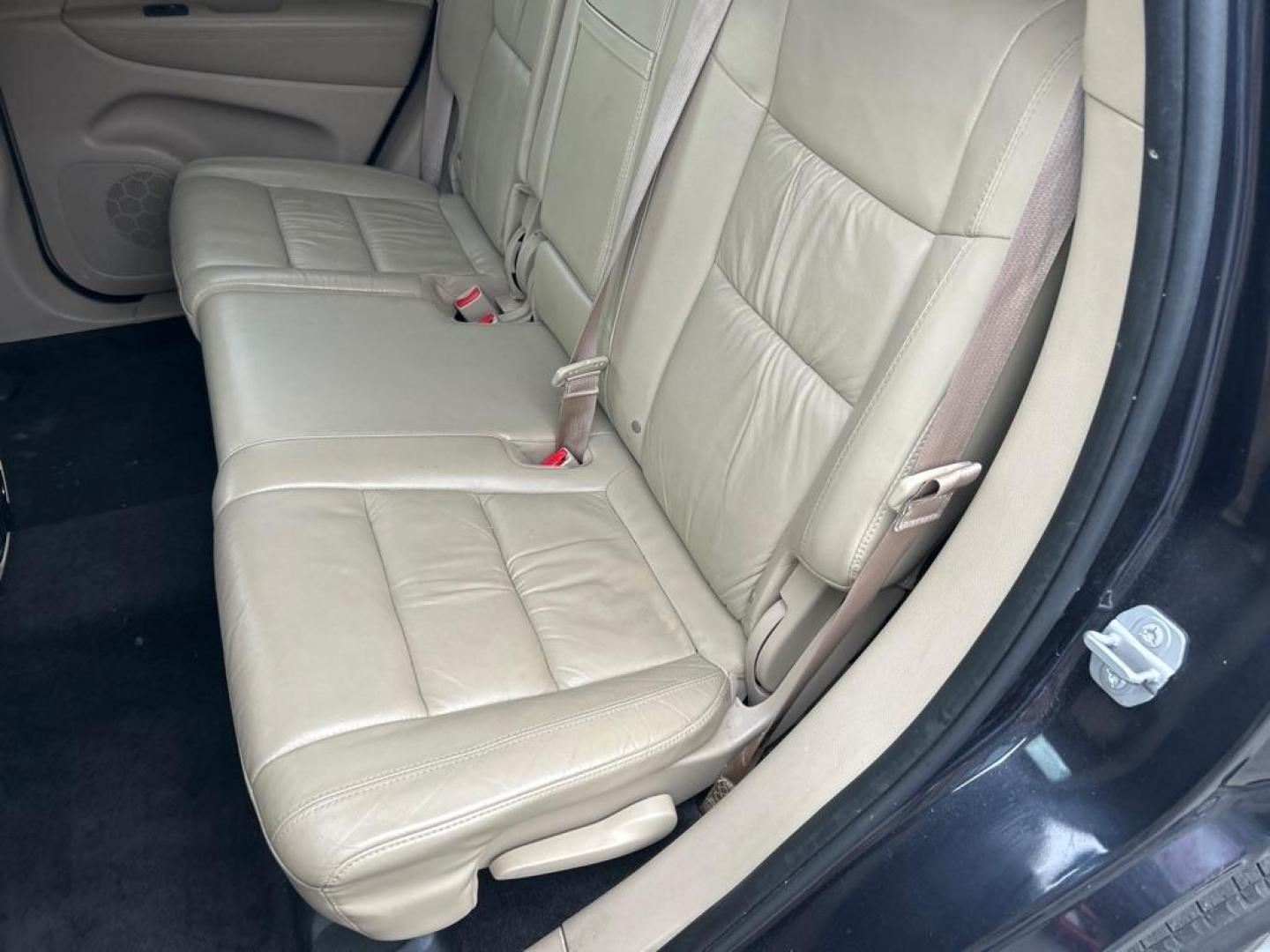 2015 BLUE JEEP GRAND CHEROKEE LIMITED (1C4RJFBG4FC) with an 3.6L engine, Automatic transmission, located at 2514 Williamson Rd NE, Roanoke, VA, 24012, (540) 265-7770, 37.294636, -79.936249 - NO CREDIT CHECK FINANCING WITH ONLY $3000 DOWN PAYMENT!!!! Check out our website www.needausedvehicle.com for our No Credit Check/ In House Financing options!! No Credit Check Available!!! In House Financing Available!!! All Clean Title Vehicles (no Salvaged or flooded vehicles ever on our lot)! - Photo#6