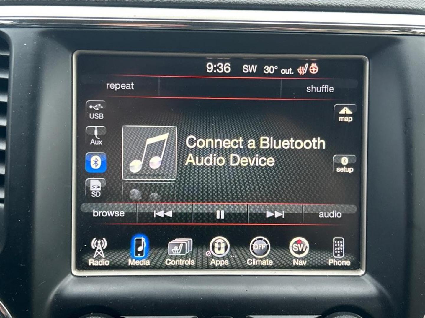 2015 BLUE JEEP GRAND CHEROKEE LIMITED (1C4RJFBG4FC) with an 3.6L engine, Automatic transmission, located at 2514 Williamson Rd NE, Roanoke, VA, 24012, (540) 265-7770, 37.294636, -79.936249 - NO CREDIT CHECK FINANCING WITH ONLY $3000 DOWN PAYMENT!!!! Check out our website www.needausedvehicle.com for our No Credit Check/ In House Financing options!! No Credit Check Available!!! In House Financing Available!!! All Clean Title Vehicles (no Salvaged or flooded vehicles ever on our lot)! - Photo#12