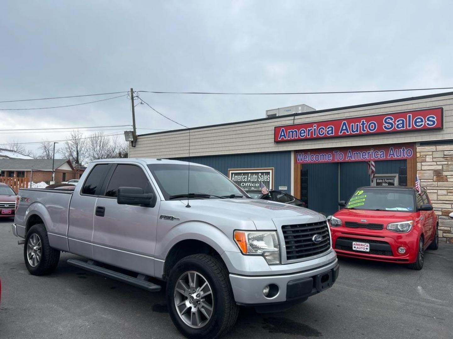 2014 SILVER FORD F150 SUPER CAB (1FTFX1CF7EK) with an 5.0L engine, Automatic transmission, located at 2514 Williamson Rd NE, Roanoke, VA, 24012, (540) 265-7770, 37.294636, -79.936249 - NO CREDIT CHECK FINANCING WITH ONLY $4200 DOWN PAYMENT!!!! Check out our website www.needausedvehicle.com for our No Credit Check/ In House Financing options!! No Credit Check Available!!! In House Financing Available!!! All Clean Title Vehicles (no Salvaged or flooded vehicles ever on our lot)! - Photo#0