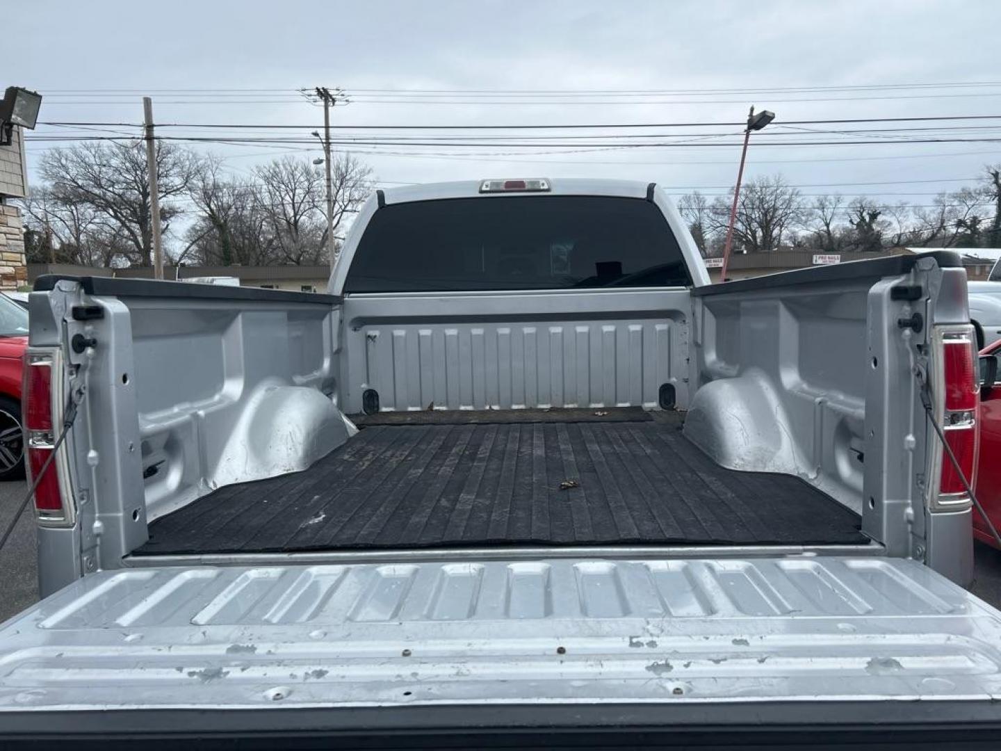 2014 SILVER FORD F150 SUPER CAB (1FTFX1CF7EK) with an 5.0L engine, Automatic transmission, located at 2514 Williamson Rd NE, Roanoke, VA, 24012, (540) 265-7770, 37.294636, -79.936249 - NO CREDIT CHECK FINANCING WITH ONLY $4200 DOWN PAYMENT!!!! Check out our website www.needausedvehicle.com for our No Credit Check/ In House Financing options!! No Credit Check Available!!! In House Financing Available!!! All Clean Title Vehicles (no Salvaged or flooded vehicles ever on our lot)! - Photo#4