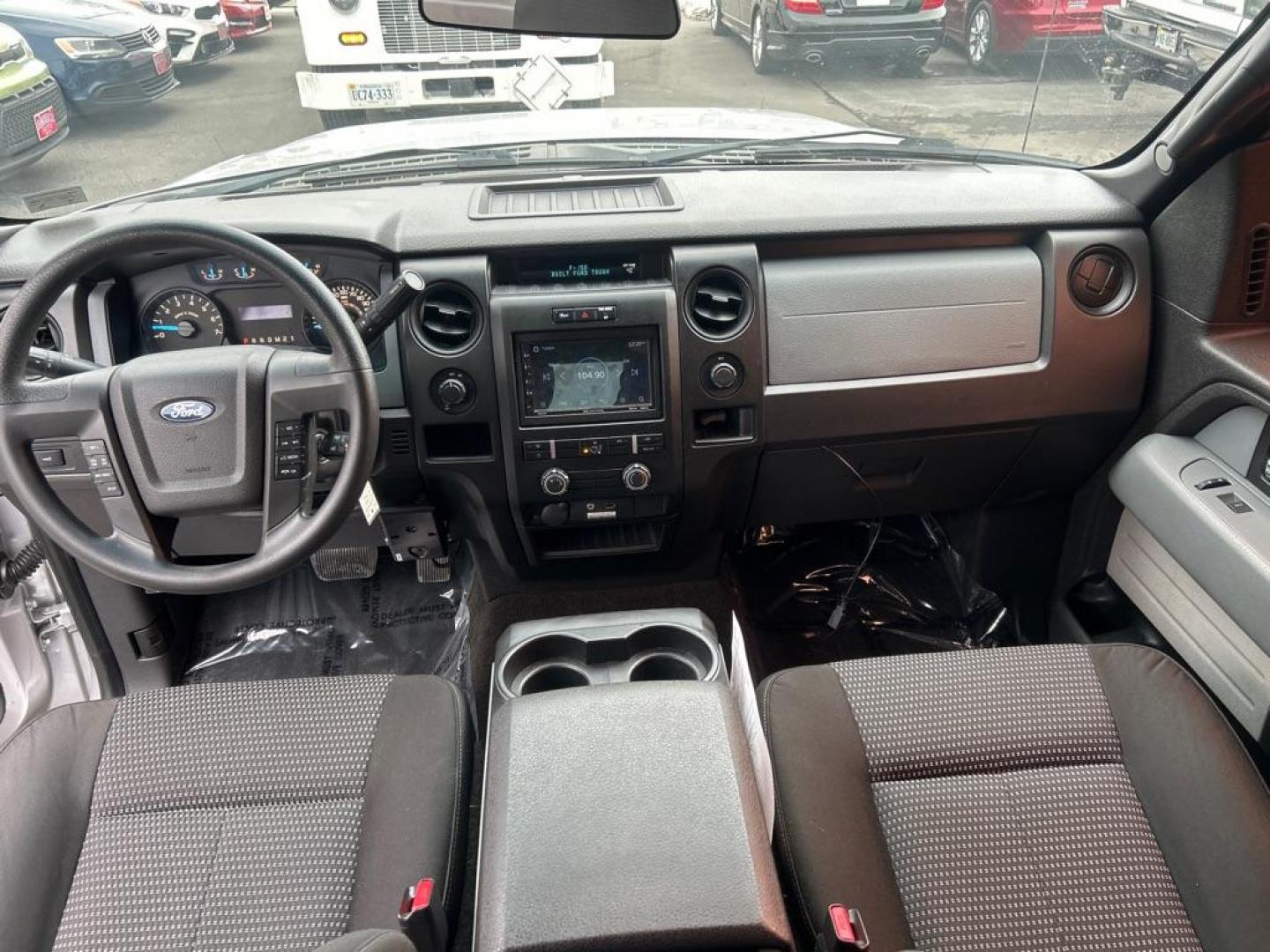 2014 SILVER FORD F150 SUPER CAB (1FTFX1CF7EK) with an 5.0L engine, Automatic transmission, located at 2514 Williamson Rd NE, Roanoke, VA, 24012, (540) 265-7770, 37.294636, -79.936249 - NO CREDIT CHECK FINANCING WITH ONLY $4200 DOWN PAYMENT!!!! Check out our website www.needausedvehicle.com for our No Credit Check/ In House Financing options!! No Credit Check Available!!! In House Financing Available!!! All Clean Title Vehicles (no Salvaged or flooded vehicles ever on our lot)! - Photo#6
