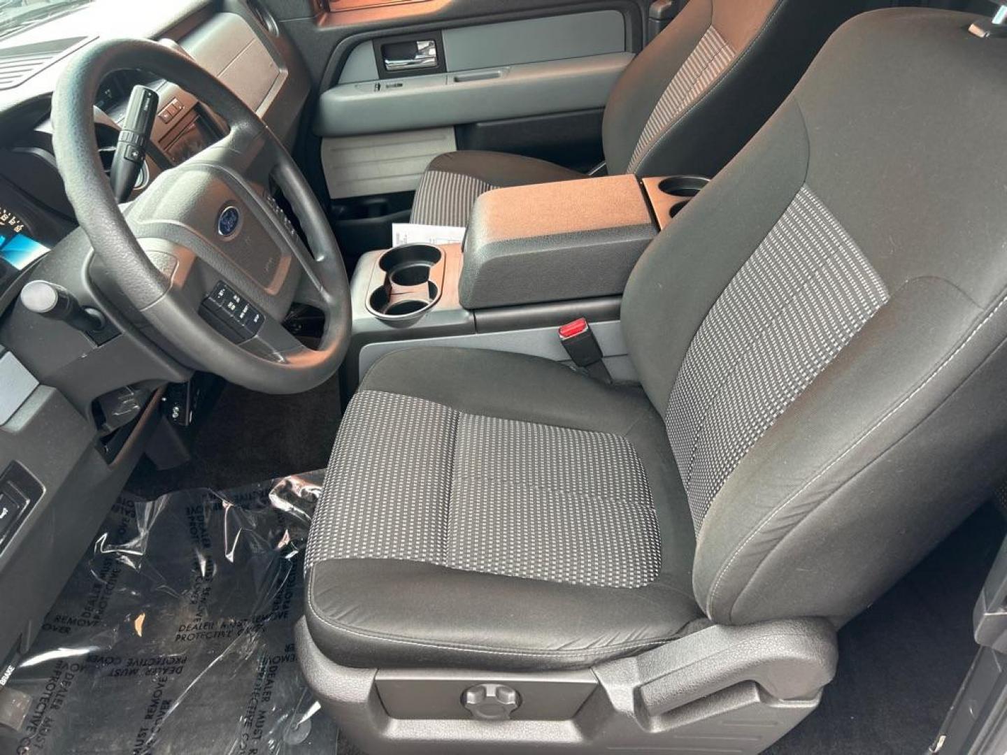2014 SILVER FORD F150 SUPER CAB (1FTFX1CF7EK) with an 5.0L engine, Automatic transmission, located at 2514 Williamson Rd NE, Roanoke, VA, 24012, (540) 265-7770, 37.294636, -79.936249 - NO CREDIT CHECK FINANCING WITH ONLY $4200 DOWN PAYMENT!!!! Check out our website www.needausedvehicle.com for our No Credit Check/ In House Financing options!! No Credit Check Available!!! In House Financing Available!!! All Clean Title Vehicles (no Salvaged or flooded vehicles ever on our lot)! - Photo#7