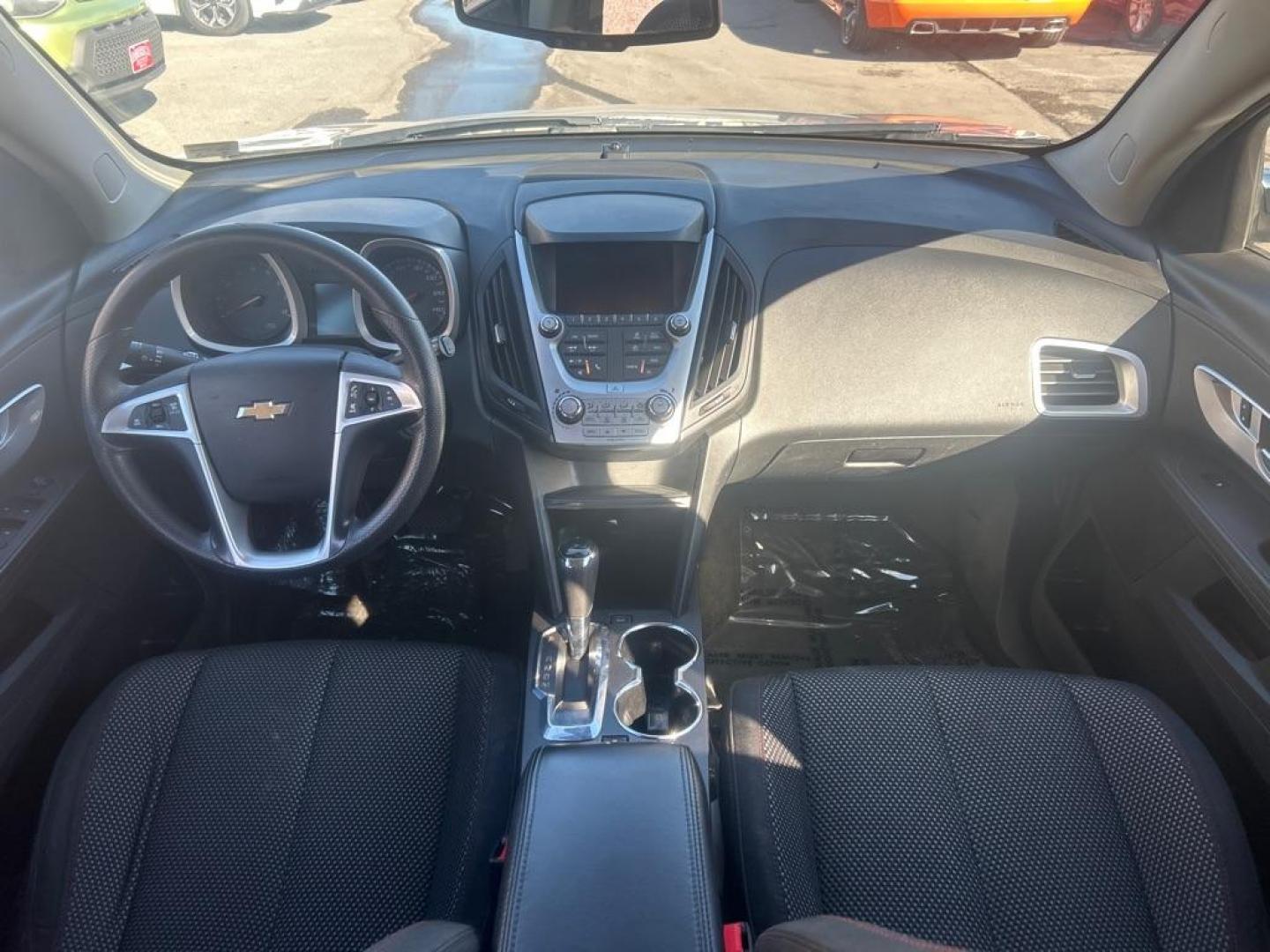 2017 SILVER CHEVROLET EQUINOX LT (2GNFLFEKXH6) with an 2.4L engine, Automatic transmission, located at 2514 Williamson Rd NE, Roanoke, VA, 24012, (540) 265-7770, 37.294636, -79.936249 - NO CREDIT CHECK FINANCING WITH ONLY $2700 DOWN PAYMENT!!!! Check out our website www.needausedvehicle.com for our No Credit Check/ In House Financing options!! No Credit Check Available!!! In House Financing Available!!! All Clean Title Vehicles (no Salvaged or flooded vehicles ever on our lot)! - Photo#5