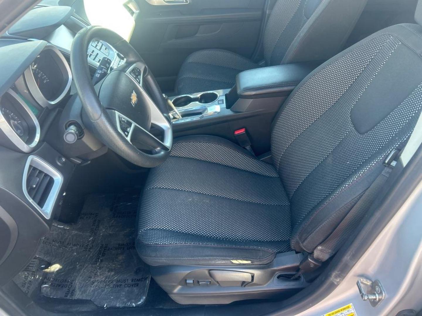 2017 SILVER CHEVROLET EQUINOX LT (2GNFLFEKXH6) with an 2.4L engine, Automatic transmission, located at 2514 Williamson Rd NE, Roanoke, VA, 24012, (540) 265-7770, 37.294636, -79.936249 - NO CREDIT CHECK FINANCING WITH ONLY $2700 DOWN PAYMENT!!!! Check out our website www.needausedvehicle.com for our No Credit Check/ In House Financing options!! No Credit Check Available!!! In House Financing Available!!! All Clean Title Vehicles (no Salvaged or flooded vehicles ever on our lot)! - Photo#6