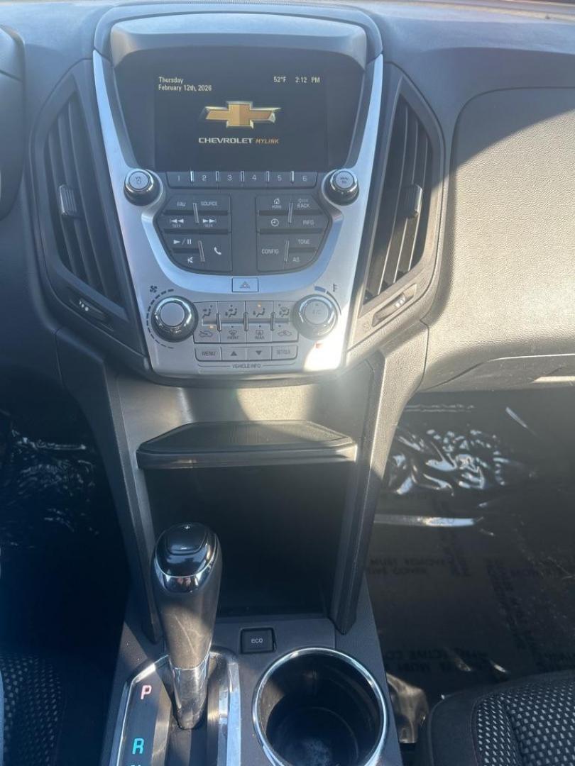 2017 SILVER CHEVROLET EQUINOX LT (2GNFLFEKXH6) with an 2.4L engine, Automatic transmission, located at 2514 Williamson Rd NE, Roanoke, VA, 24012, (540) 265-7770, 37.294636, -79.936249 - NO CREDIT CHECK FINANCING WITH ONLY $2700 DOWN PAYMENT!!!! Check out our website www.needausedvehicle.com for our No Credit Check/ In House Financing options!! No Credit Check Available!!! In House Financing Available!!! All Clean Title Vehicles (no Salvaged or flooded vehicles ever on our lot)! - Photo#7