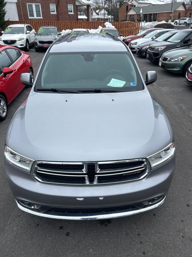 2017 SILVER DODGE DURANGO SXT (1C4RDJAG5HC) with an 3.6L engine, Automatic transmission, located at 2514 Williamson Rd NE, Roanoke, VA, 24012, (540) 265-7770, 37.294636, -79.936249 - NO CREDIT CHECK FINANCING WITH ONLY $4800 DOWN PAYMENT!!!! Check out our website www.needausedvehicle.com for our No Credit Check/ In House Financing options!! No Credit Check Available!!! In House Financing Available!!! All Clean Title Vehicles (no Salvaged or flooded vehicles ever on our lot)! - Photo#1