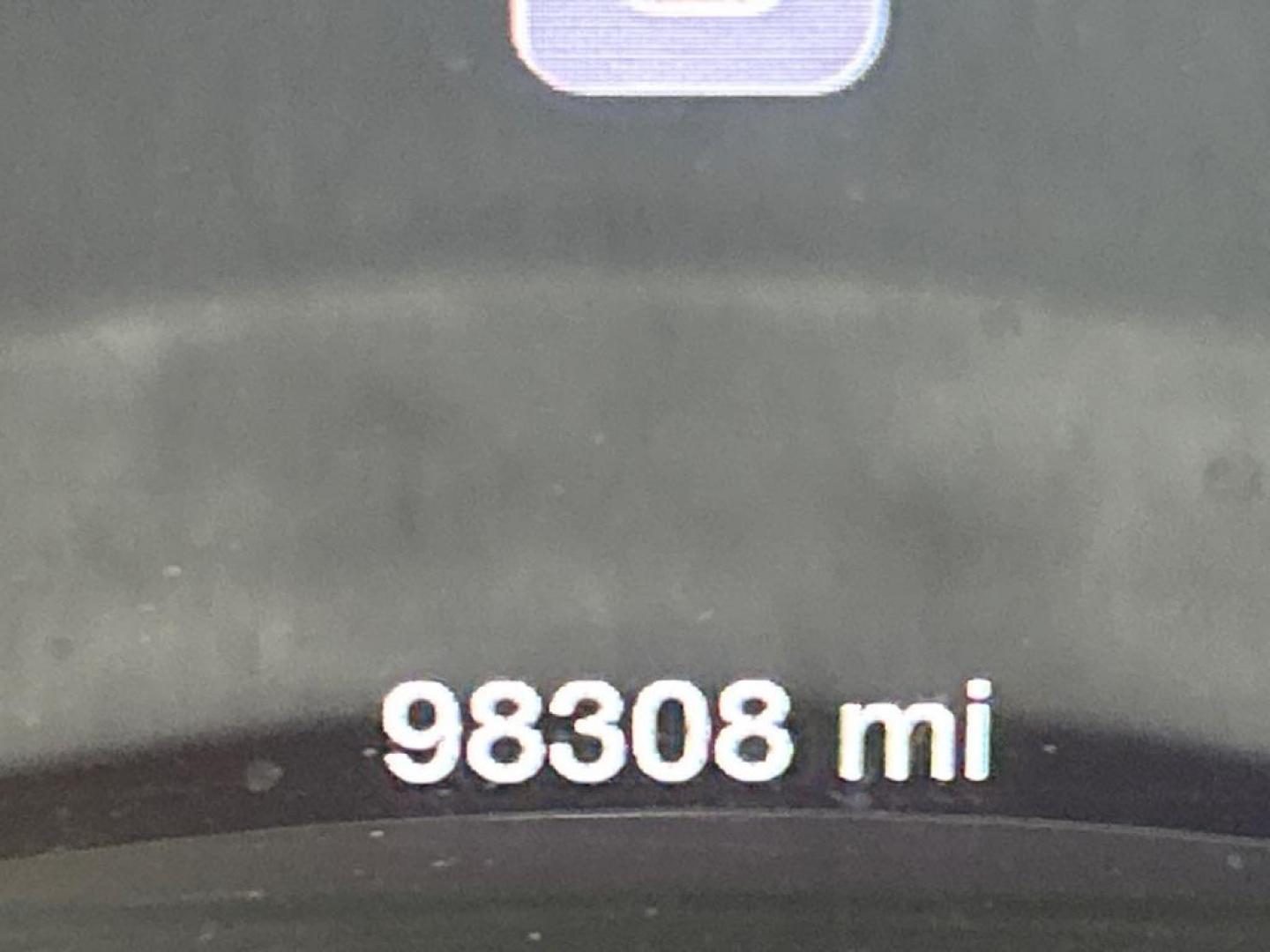 2017 SILVER DODGE DURANGO SXT (1C4RDJAG5HC) with an 3.6L engine, Automatic transmission, located at 2514 Williamson Rd NE, Roanoke, VA, 24012, (540) 265-7770, 37.294636, -79.936249 - Photo#11