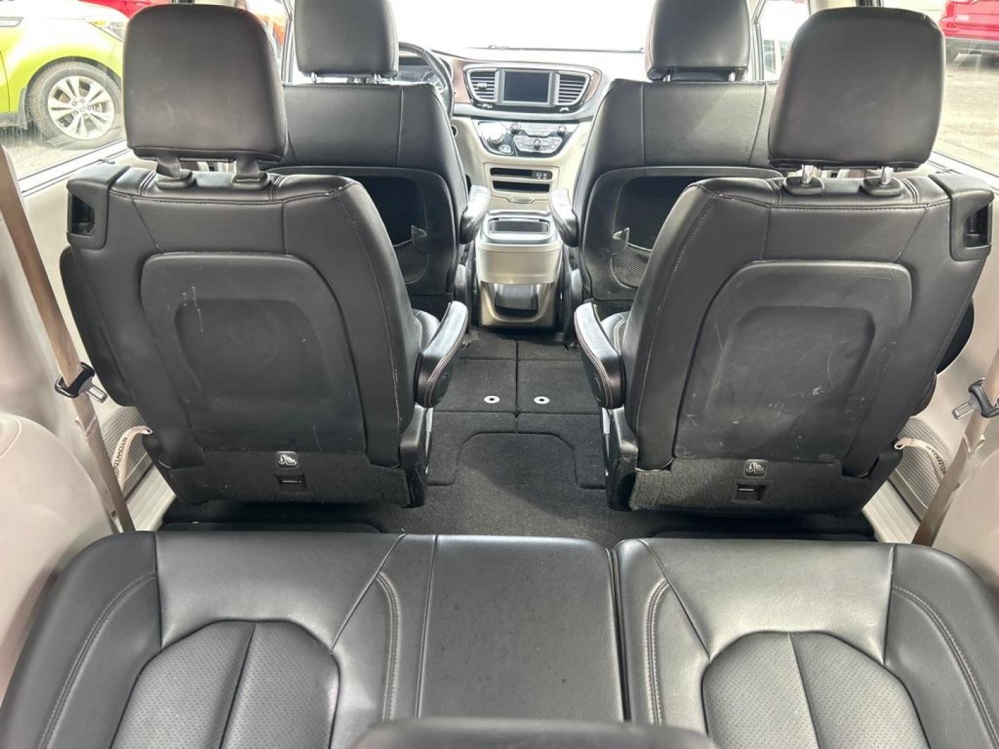 2019 GRAY CHRYSLER PACIFICA TOURING L (2C4RC1BG0KR) with an 3.6L engine, Automatic transmission, located at 2514 Williamson Rd NE, Roanoke, VA, 24012, (540) 265-7770, 37.294636, -79.936249 - NO CREDIT CHECK FINANCING WITH ONLY $3000 DOWN PAYMENT!!!! Check out our website www.needausedvehicle.com for our No Credit Check/ In House Financing options!! No Credit Check Available!!! In House Financing Available!!! All Clean Title Vehicles (no Salvaged or flooded vehicles ever on our lot)! - Photo#3