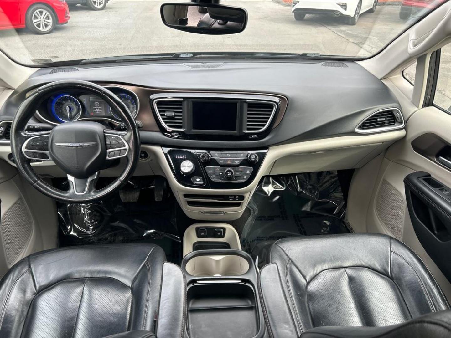 2019 GRAY CHRYSLER PACIFICA TOURING L (2C4RC1BG0KR) with an 3.6L engine, Automatic transmission, located at 2514 Williamson Rd NE, Roanoke, VA, 24012, (540) 265-7770, 37.294636, -79.936249 - NO CREDIT CHECK FINANCING WITH ONLY $3000 DOWN PAYMENT!!!! Check out our website www.needausedvehicle.com for our No Credit Check/ In House Financing options!! No Credit Check Available!!! In House Financing Available!!! All Clean Title Vehicles (no Salvaged or flooded vehicles ever on our lot)! - Photo#5