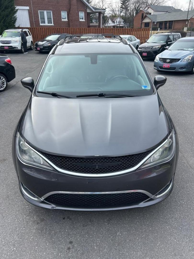 2019 GRAY CHRYSLER PACIFICA TOURING L (2C4RC1BG0KR) with an 3.6L engine, Automatic transmission, located at 2514 Williamson Rd NE, Roanoke, VA, 24012, (540) 265-7770, 37.294636, -79.936249 - NO CREDIT CHECK FINANCING WITH ONLY $3000 DOWN PAYMENT!!!! Check out our website www.needausedvehicle.com for our No Credit Check/ In House Financing options!! No Credit Check Available!!! In House Financing Available!!! All Clean Title Vehicles (no Salvaged or flooded vehicles ever on our lot)! - Photo#10