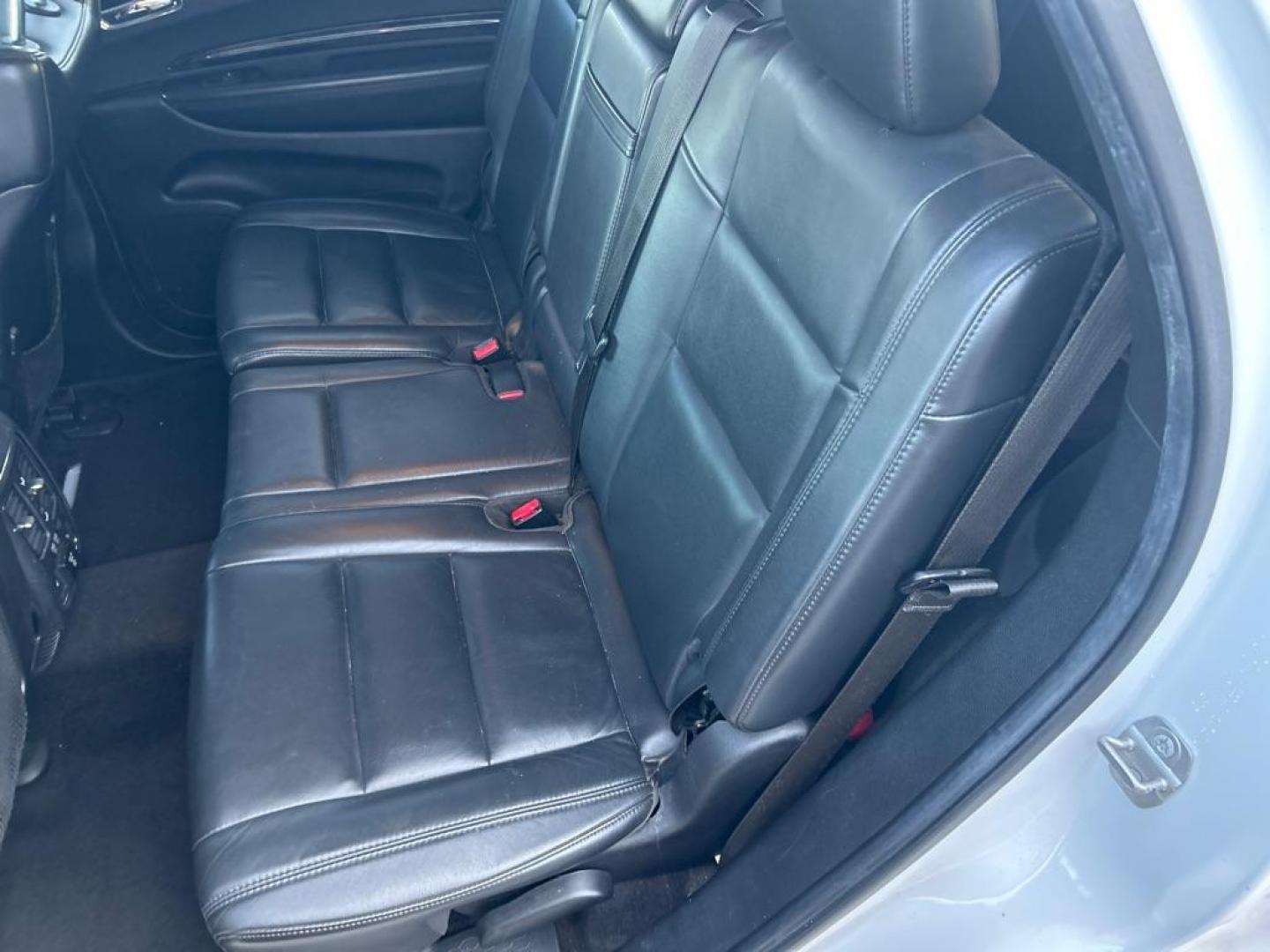 2014 WHITE DODGE DURANGO LIMITED (1C4RDJDG7EC) with an 3.6L engine, Automatic transmission, located at 2514 Williamson Rd NE, Roanoke, VA, 24012, (540) 265-7770, 37.294636, -79.936249 - NO CREDIT CHECK FINANCING WITH ONLY $4000 DOWN PAYMENT!!!! Check out our website www.needausedvehicle.com for our No Credit Check/ In House Financing options!! No Credit Check Available!!! In House Financing Available!!! All Clean Title Vehicles (no Salvaged or flooded vehicles ever on our lot)! - Photo#5