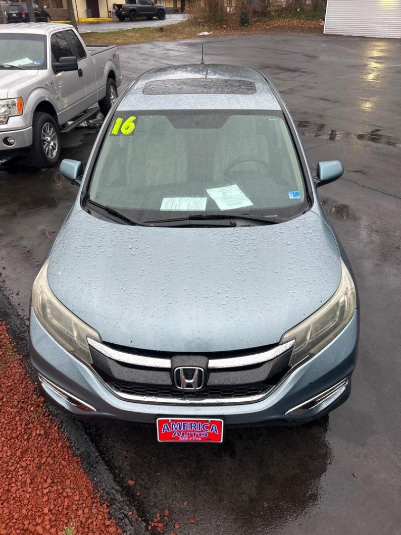 2016 BLUE HONDA CR-V EX (2HKRM4H56GH) with an 2.4L engine, Continuously Variable transmission, located at 2514 Williamson Rd NE, Roanoke, VA, 24012, (540) 265-7770, 37.294636, -79.936249 - NO CREDIT CHECK FINANCING WITH ONLY $2500 DOWN PAYMENT!!!! Check out our website www.needausedvehicle.com for our No Credit Check/ In House Financing options!! No Credit Check Available!!! In House Financing Available!!! All Clean Title Vehicles (no Salvaged or flooded vehicles ever on our lot)! - Photo#0