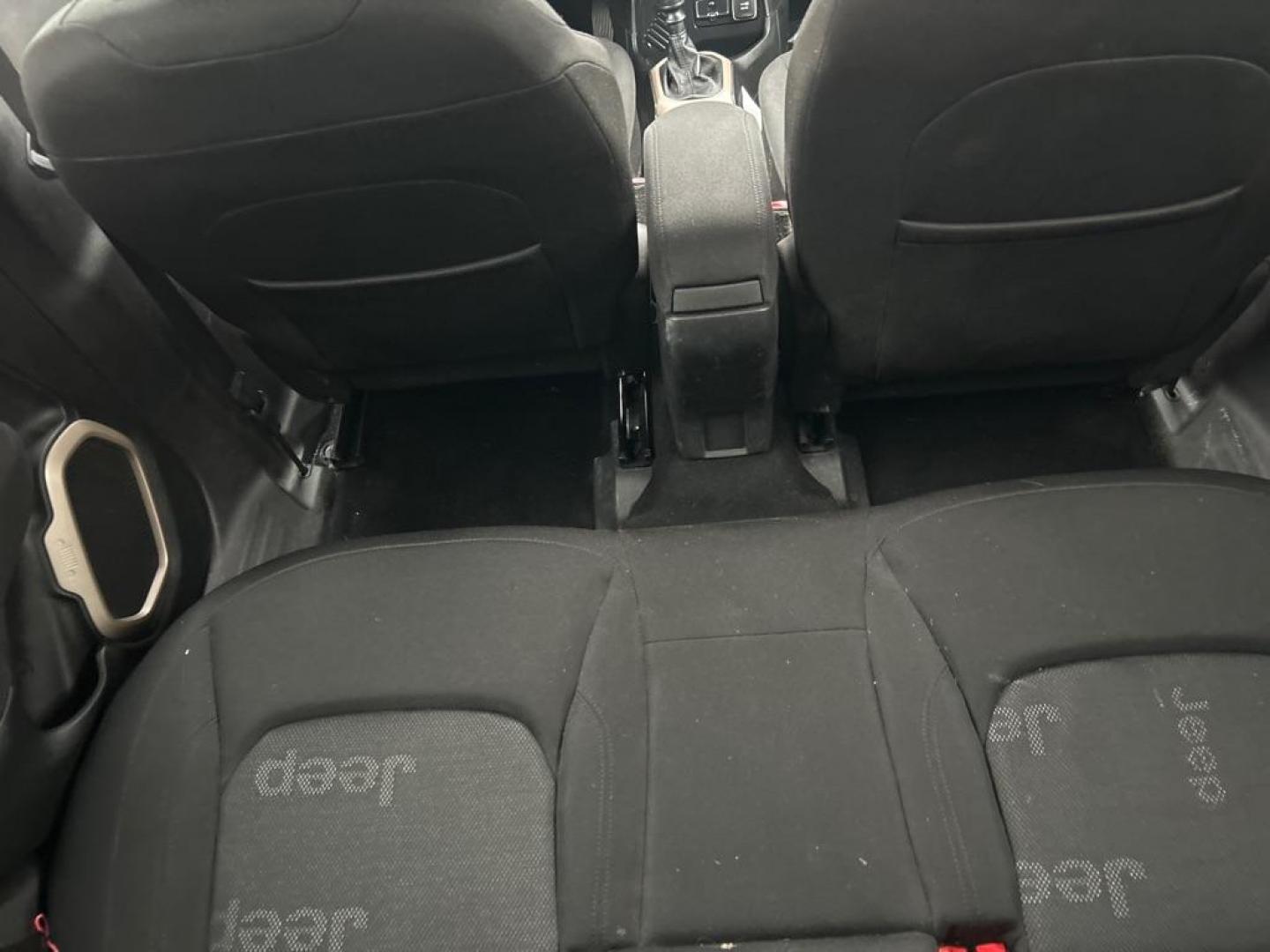 2015 BLUE JEEP RENEGADE LATITUDE (ZACCJABH0FP) with an 1.4L engine, 6-Speed Manual transmission, located at 2514 Williamson Rd NE, Roanoke, VA, 24012, (540) 265-7770, 37.294636, -79.936249 - Photo#3