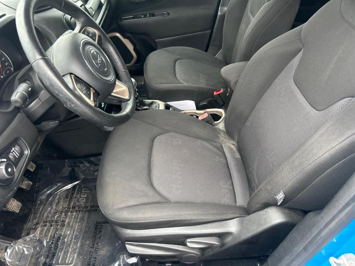 2015 BLUE JEEP RENEGADE LATITUDE (ZACCJABH0FP) with an 1.4L engine, 6-Speed Manual transmission, located at 2514 Williamson Rd NE, Roanoke, VA, 24012, (540) 265-7770, 37.294636, -79.936249 - Photo#7