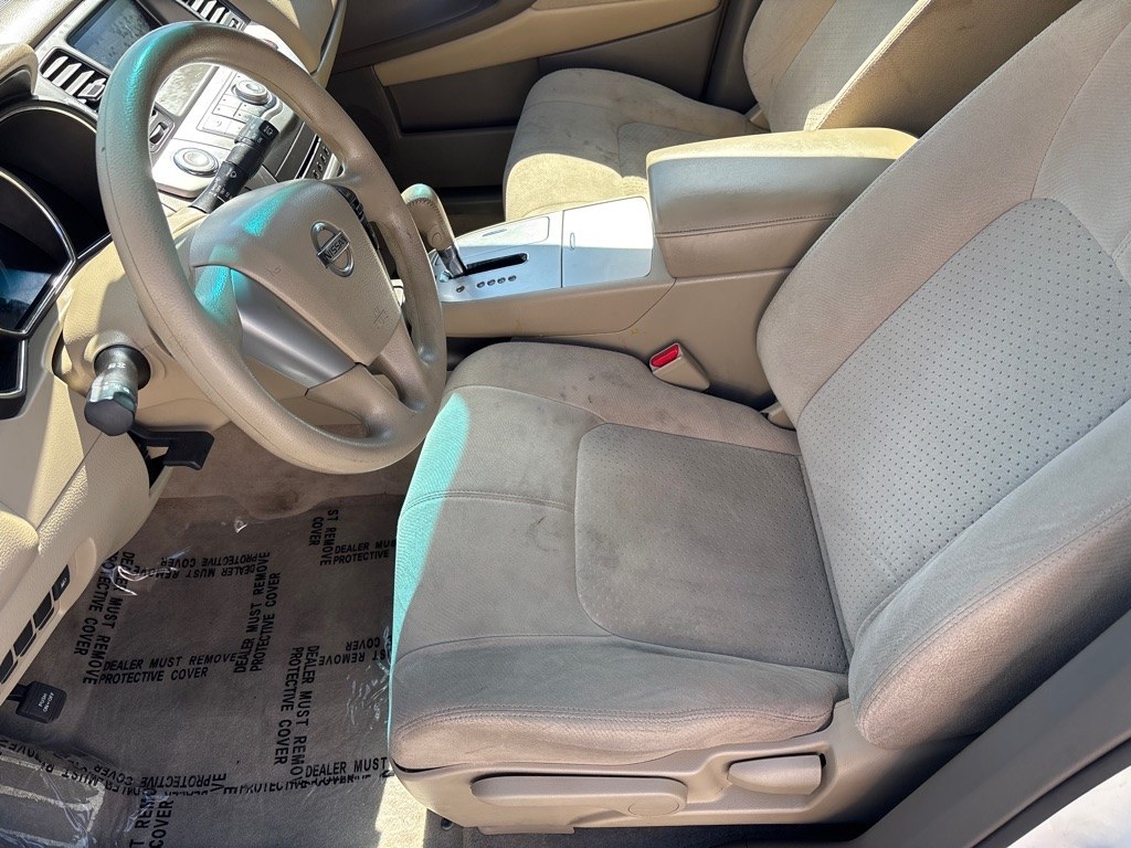 2012 WHITE NISSAN MURANO S (JN8AZ1MW8CW) with an 3.5L engine, Continuously Variable transmission, located at 2514 Williamson Rd NE, Roanoke, VA, 24012, (540) 265-7770, 37.294636, -79.936249 - NO CREDIT CHECK FINANCING WITH ONLY $1900 DOWN PAYMENT!!!! Check out our website www.needausedvehicle.com for our No Credit Check/ In House Financing options!! No Credit Check Available!!! In House Financing Available!!! All Clean Title Vehicles (no Salvaged or flooded vehicles ever on our lot)!- Photo#6