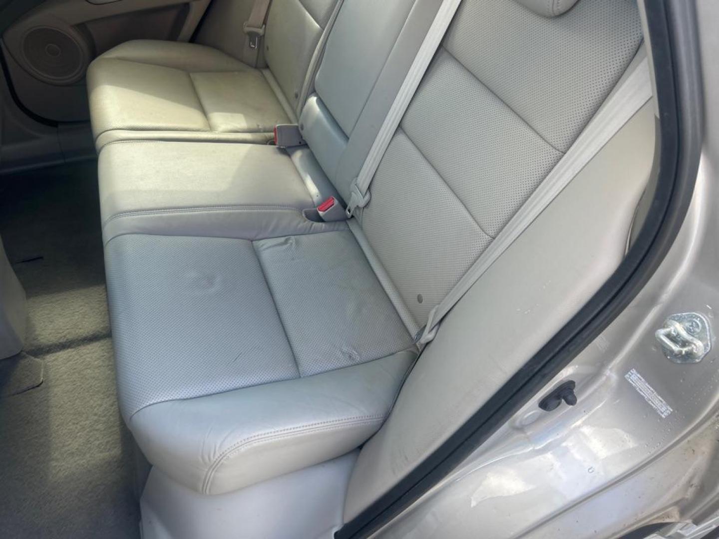 2011 GRAY ACURA RDX (5J8TB1H26BA) with an 2.3L engine, Automatic transmission, located at 2514 Williamson Rd NE, Roanoke, VA, 24012, (540) 265-7770, 37.294636, -79.936249 - NO CREDIT CHECK FINANCING WITH ONLY $2200 DOWN PAYMENT!!!! Check out our website www.needausedvehicle.com for our No Credit Check/ In House Financing options!! No Credit Check Available!!! In House Financing Available!!! All Clean Title Vehicles (no Salvaged or flooded vehicles ever on our lot)!- Photo#3