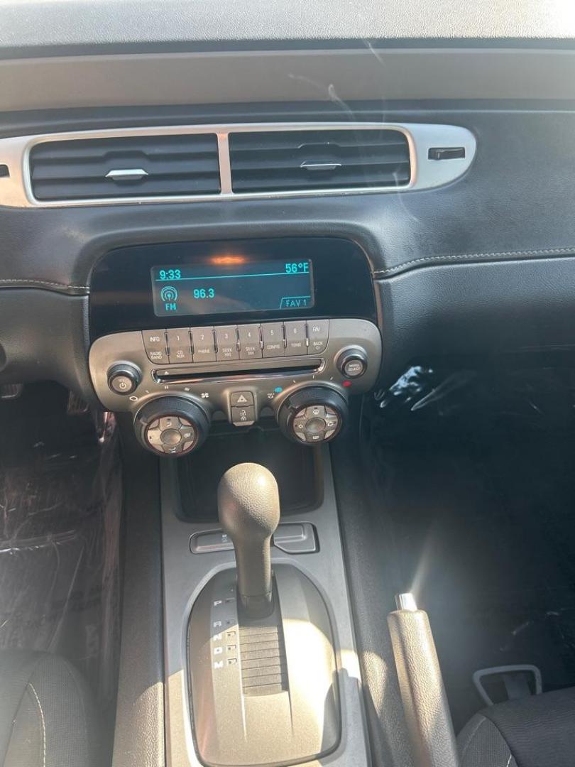 2015 BLUE CHEVROLET CAMARO LS (2G1FB1E35F9) with an 3.6L engine, Automatic transmission, located at 2514 Williamson Rd NE, Roanoke, VA, 24012, (540) 265-7770, 37.294636, -79.936249 - NO CREDIT CHECK FINANCING WITH ONLY $4200 DOWN PAYMENT!!!! Check out our website www.needausedvehicle.com for our No Credit Check/ In House Financing options!! No Credit Check Available!!! In House Financing Available!!! All Clean Title Vehicles (no Salvaged or flooded vehicles ever on our lot)! - Photo#6