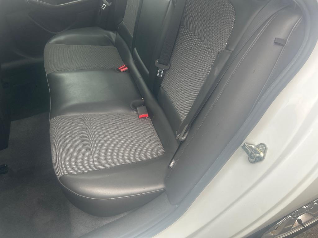 2016 WHITE CHEVROLET MALIBU LIMITED LT (1G11C5SA6GF) with an 2.5L engine, Automatic transmission, located at 2514 Williamson Rd NE, Roanoke, VA, 24012, (540) 265-7770, 37.294636, -79.936249 - NO CREDIT CHECK FINANCING WITH ONLY $3300 DOWN PAYMENT!!!! Check out our website www.needausedvehicle.com for our No Credit Check/ In House Financing options!! No Credit Check Available!!! In House Financing Available!!! All Clean Title Vehicles (no Salvaged or flooded vehicles ever on our lot)! - Photo#2