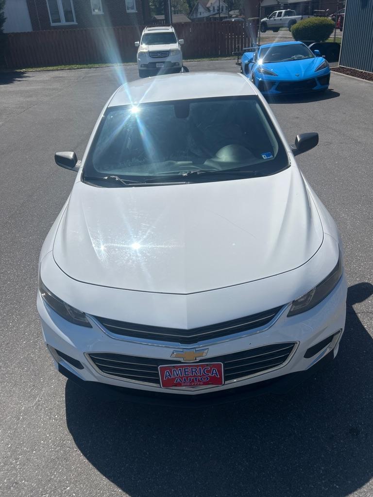 2016 WHITE CHEVROLET MALIBU LS (1G1ZB5STXGF) with an 1.5L engine, Automatic transmission, located at 2514 Williamson Rd NE, Roanoke, VA, 24012, (540) 265-7770, 37.294636, -79.936249 - NO CREDIT CHECK FINANCING WITH ONLY $ DOWN PAYMENT!!!! Check out our website www.needausedvehicle.com for our No Credit Check/ In House Financing options!! No Credit Check Available!!! In House Financing Available!!! All Clean Title Vehicles (no Salvaged or flooded vehicles ever on our lot)!!! - Photo#1