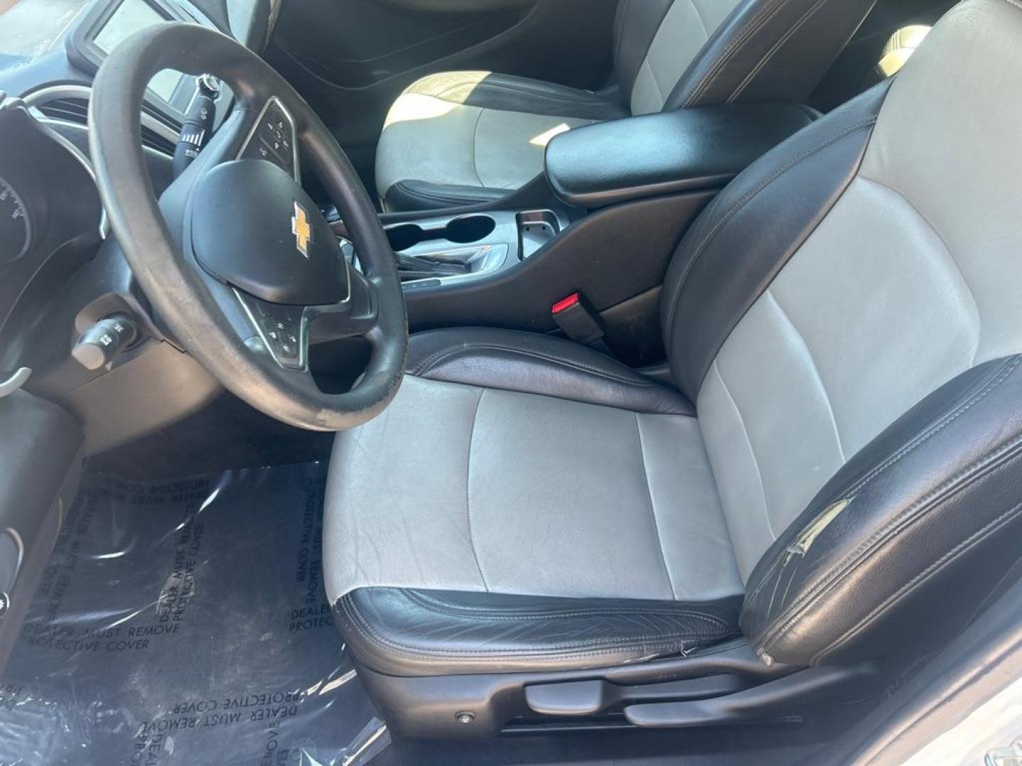 2016 WHITE CHEVROLET MALIBU LS (1G1ZB5STXGF) with an 1.5L engine, Automatic transmission, located at 2514 Williamson Rd NE, Roanoke, VA, 24012, (540) 265-7770, 37.294636, -79.936249 - NO CREDIT CHECK FINANCING WITH ONLY $2300 DOWN PAYMENT!!!! Check out our website www.needausedvehicle.com for our No Credit Check/ In House Financing options!! No Credit Check Available!!! In House Financing Available!!! All Clean Title Vehicles (no Salvaged or flooded vehicles ever on our lot)! - Photo#6