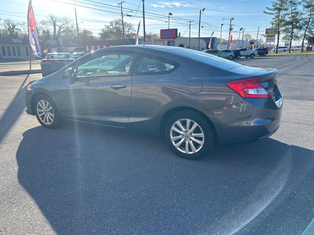 2012 SILVER HONDA CIVIC EX (2HGFG3B85CH) with an 1.8L engine, Automatic transmission, located at 2514 Williamson Rd NE, Roanoke, VA, 24012, (540) 265-7770, 37.294636, -79.936249 - NO CREDIT CHECK FINANCING WITH ONLY $2800 DOWN PAYMENT!!!! Check out our website www.needausedvehicle.com for our No Credit Check/ In House Financing options!! No Credit Check Available!!! In House Financing Available!!! All Clean Title Vehicles (no Salvaged or flooded vehicles ever on our lot)! - Photo#1