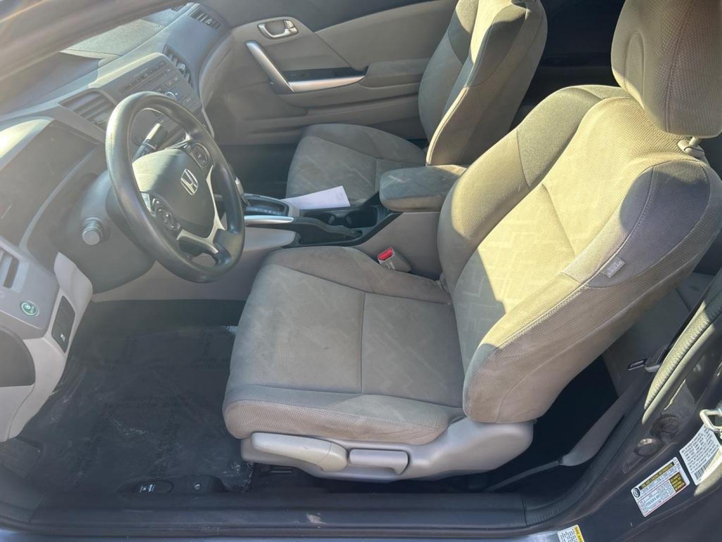 2012 SILVER HONDA CIVIC EX (2HGFG3B85CH) with an 1.8L engine, Automatic transmission, located at 2514 Williamson Rd NE, Roanoke, VA, 24012, (540) 265-7770, 37.294636, -79.936249 - NO CREDIT CHECK FINANCING WITH ONLY $2600 DOWN PAYMENT!!!! Check out our website www.needausedvehicle.com for our No Credit Check/ In House Financing options!! No Credit Check Available!!! In House Financing Available!!! All Clean Title Vehicles (no Salvaged or flooded vehicles ever on our lot)! - Photo#3