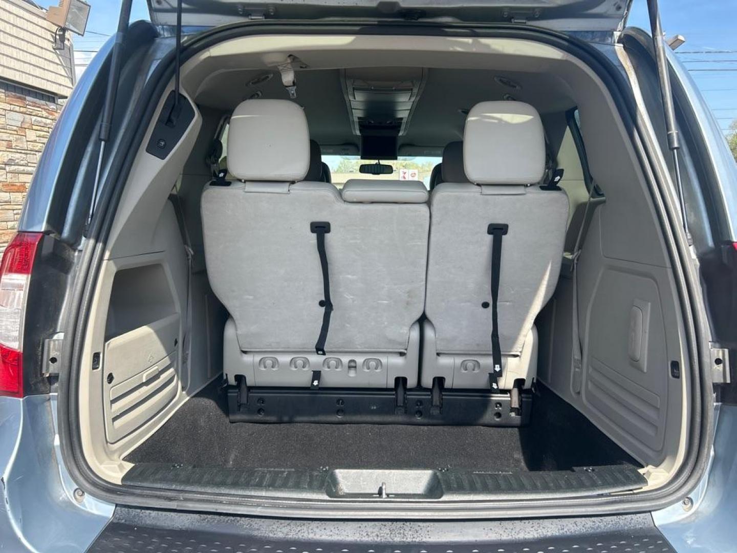 2013 BLUE CHRYSLER TOWN and COUNTRY TOURING (2C4RC1BG1DR) with an 3.6L engine, Automatic transmission, located at 2514 Williamson Rd NE, Roanoke, VA, 24012, (540) 265-7770, 37.294636, -79.936249 - NO CREDIT CHECK FINANCING WITH ONLY $2800 DOWN PAYMENT!!!! Check out our website www.needausedvehicle.com for our No Credit Check/ In House Financing options!! No Credit Check Available!!! In House Financing Available!!! All Clean Title Vehicles (no Salvaged or flooded vehicles ever on our lot)! - Photo#2
