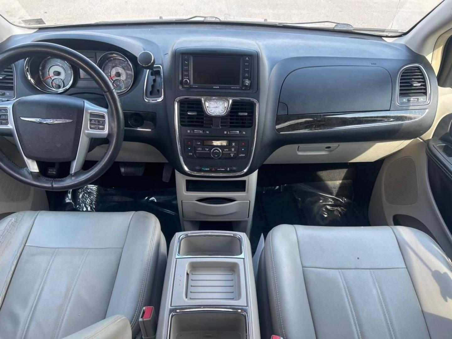 2013 BLUE CHRYSLER TOWN and COUNTRY TOURING (2C4RC1BG1DR) with an 3.6L engine, Automatic transmission, located at 2514 Williamson Rd NE, Roanoke, VA, 24012, (540) 265-7770, 37.294636, -79.936249 - NO CREDIT CHECK FINANCING WITH ONLY $2800 DOWN PAYMENT!!!! Check out our website www.needausedvehicle.com for our No Credit Check/ In House Financing options!! No Credit Check Available!!! In House Financing Available!!! All Clean Title Vehicles (no Salvaged or flooded vehicles ever on our lot)! - Photo#7