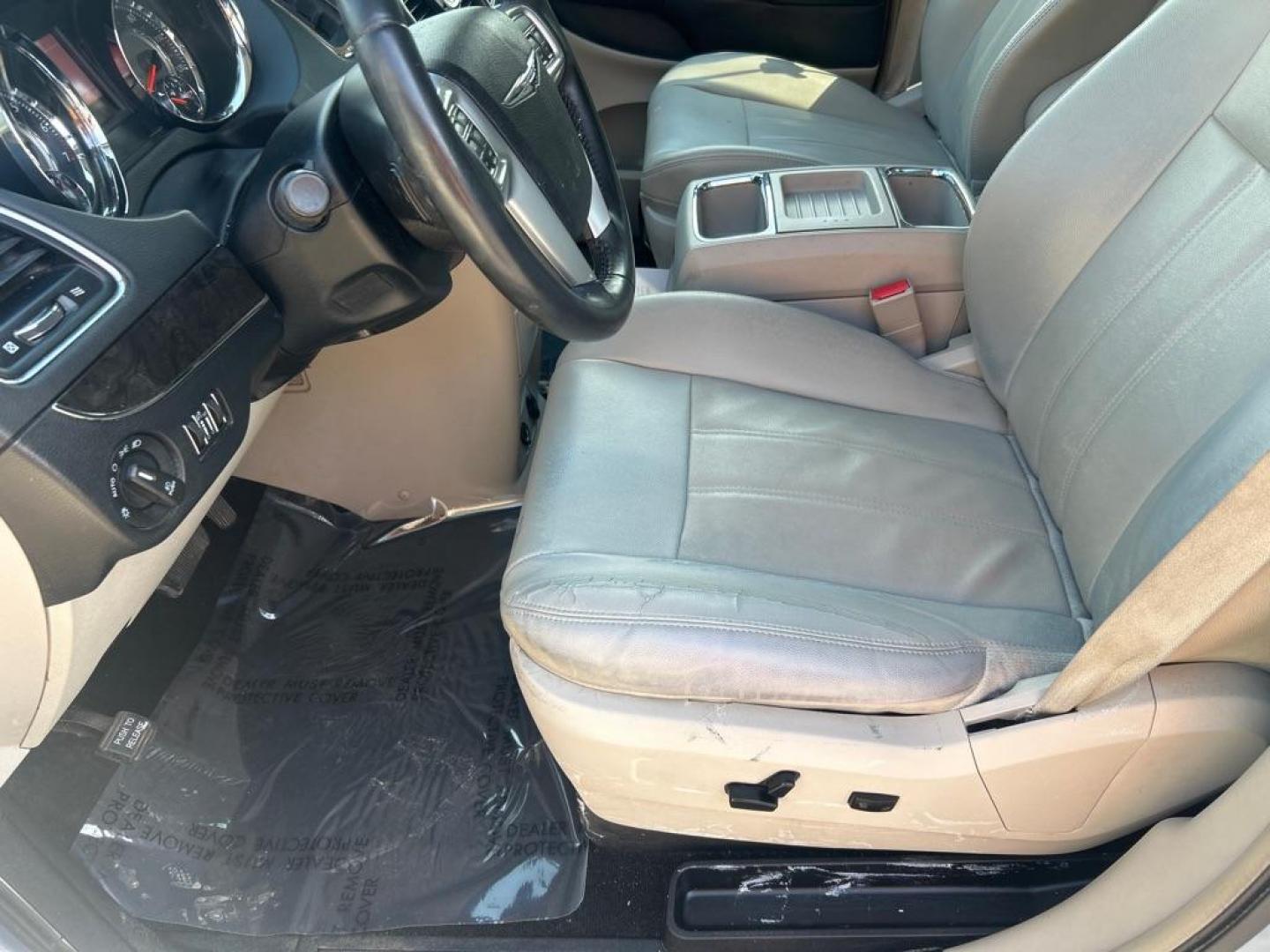 2013 BLUE CHRYSLER TOWN and COUNTRY TOURING (2C4RC1BG1DR) with an 3.6L engine, Automatic transmission, located at 2514 Williamson Rd NE, Roanoke, VA, 24012, (540) 265-7770, 37.294636, -79.936249 - NO CREDIT CHECK FINANCING WITH ONLY $2800 DOWN PAYMENT!!!! Check out our website www.needausedvehicle.com for our No Credit Check/ In House Financing options!! No Credit Check Available!!! In House Financing Available!!! All Clean Title Vehicles (no Salvaged or flooded vehicles ever on our lot)! - Photo#8