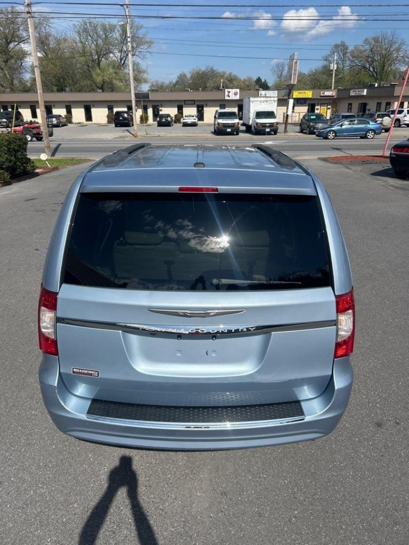 2013 BLUE CHRYSLER TOWN and COUNTRY TOURING (2C4RC1BG1DR) with an 3.6L engine, Automatic transmission, located at 2514 Williamson Rd NE, Roanoke, VA, 24012, (540) 265-7770, 37.294636, -79.936249 - NO CREDIT CHECK FINANCING WITH ONLY $2800 DOWN PAYMENT!!!! Check out our website www.needausedvehicle.com for our No Credit Check/ In House Financing options!! No Credit Check Available!!! In House Financing Available!!! All Clean Title Vehicles (no Salvaged or flooded vehicles ever on our lot)! - Photo#11