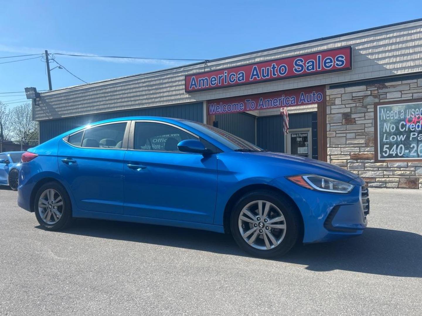 2017 BLUE HYUNDAI ELANTRA SE (KMHD84LF5HU) with an 2.0L engine, Automatic transmission, located at 2514 Williamson Rd NE, Roanoke, VA, 24012, (540) 265-7770, 37.294636, -79.936249 - NO CREDIT CHECK FINANCING WITH ONLY $2300 DOWN PAYMENT!!!! Check out our website www.needausedvehicle.com for our No Credit Check/ In House Financing options!! No Credit Check Available!!! In House Financing Available!!! All Clean Title Vehicles (no Salvaged or flooded vehicles ever on our lot)! - Photo#0