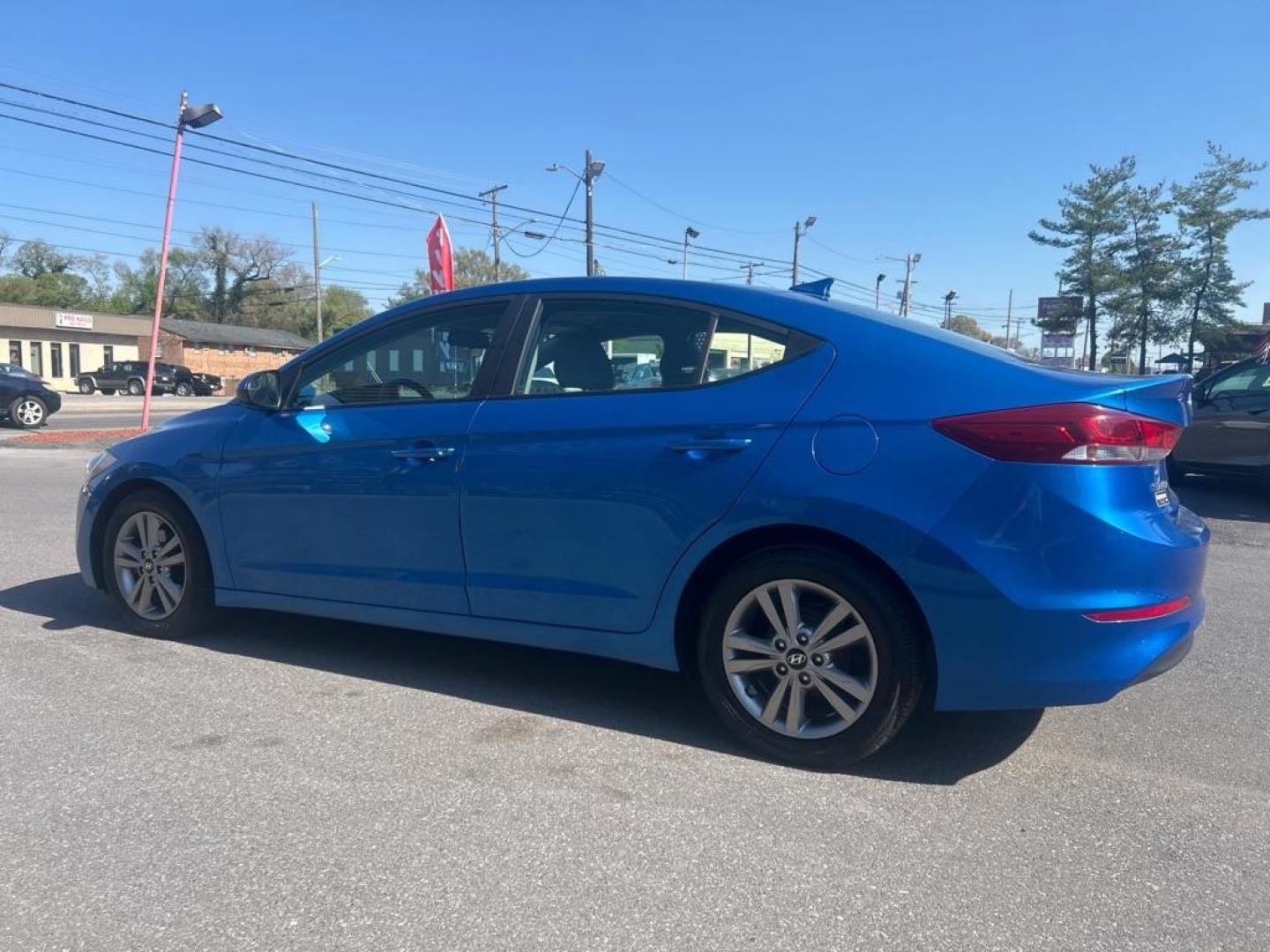 2017 BLUE HYUNDAI ELANTRA SE (KMHD84LF5HU) with an 2.0L engine, Automatic transmission, located at 2514 Williamson Rd NE, Roanoke, VA, 24012, (540) 265-7770, 37.294636, -79.936249 - NO CREDIT CHECK FINANCING WITH ONLY $2300 DOWN PAYMENT!!!! Check out our website www.needausedvehicle.com for our No Credit Check/ In House Financing options!! No Credit Check Available!!! In House Financing Available!!! All Clean Title Vehicles (no Salvaged or flooded vehicles ever on our lot)! - Photo#2
