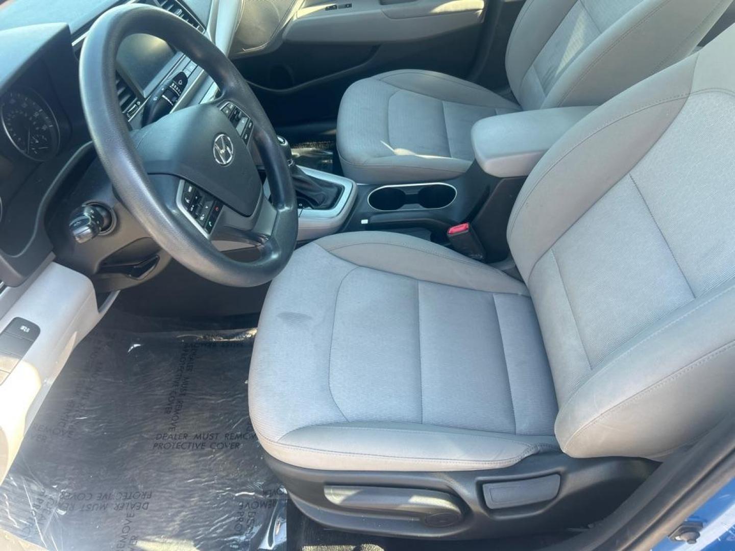 2017 BLUE HYUNDAI ELANTRA SE (KMHD84LF5HU) with an 2.0L engine, Automatic transmission, located at 2514 Williamson Rd NE, Roanoke, VA, 24012, (540) 265-7770, 37.294636, -79.936249 - NO CREDIT CHECK FINANCING WITH ONLY $2300 DOWN PAYMENT!!!! Check out our website www.needausedvehicle.com for our No Credit Check/ In House Financing options!! No Credit Check Available!!! In House Financing Available!!! All Clean Title Vehicles (no Salvaged or flooded vehicles ever on our lot)! - Photo#6