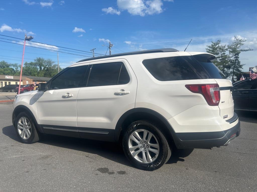 2018 WHITE FORD EXPLORER XLT (1FM5K8D83JG) with an 3.5L engine, Automatic transmission, located at 2514 Williamson Rd NE, Roanoke, VA, 24012, (540) 265-7770, 37.294636, -79.936249 - NO CREDIT CHECK FINANCING WITH ONLY $4300 DOWN PAYMENT!!!! Check out our website www.needausedvehicle.com for our No Credit Check/ In House Financing options!! No Credit Check Available!!! In House Financing Available!!! All Clean Title Vehicles (no Salvaged or flooded vehicles ever on our lot)! - Photo#2