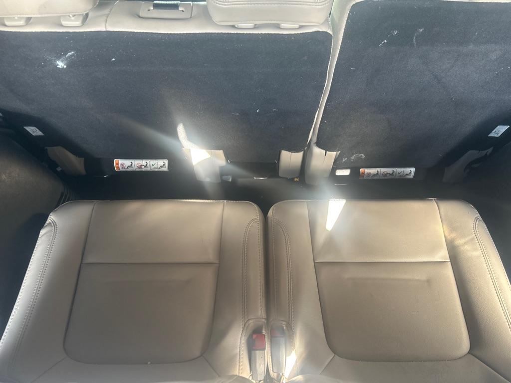 2018 WHITE FORD EXPLORER XLT (1FM5K8D83JG) with an 3.5L engine, Automatic transmission, located at 2514 Williamson Rd NE, Roanoke, VA, 24012, (540) 265-7770, 37.294636, -79.936249 - NO CREDIT CHECK FINANCING WITH ONLY $4300 DOWN PAYMENT!!!! Check out our website www.needausedvehicle.com for our No Credit Check/ In House Financing options!! No Credit Check Available!!! In House Financing Available!!! All Clean Title Vehicles (no Salvaged or flooded vehicles ever on our lot)! - Photo#5